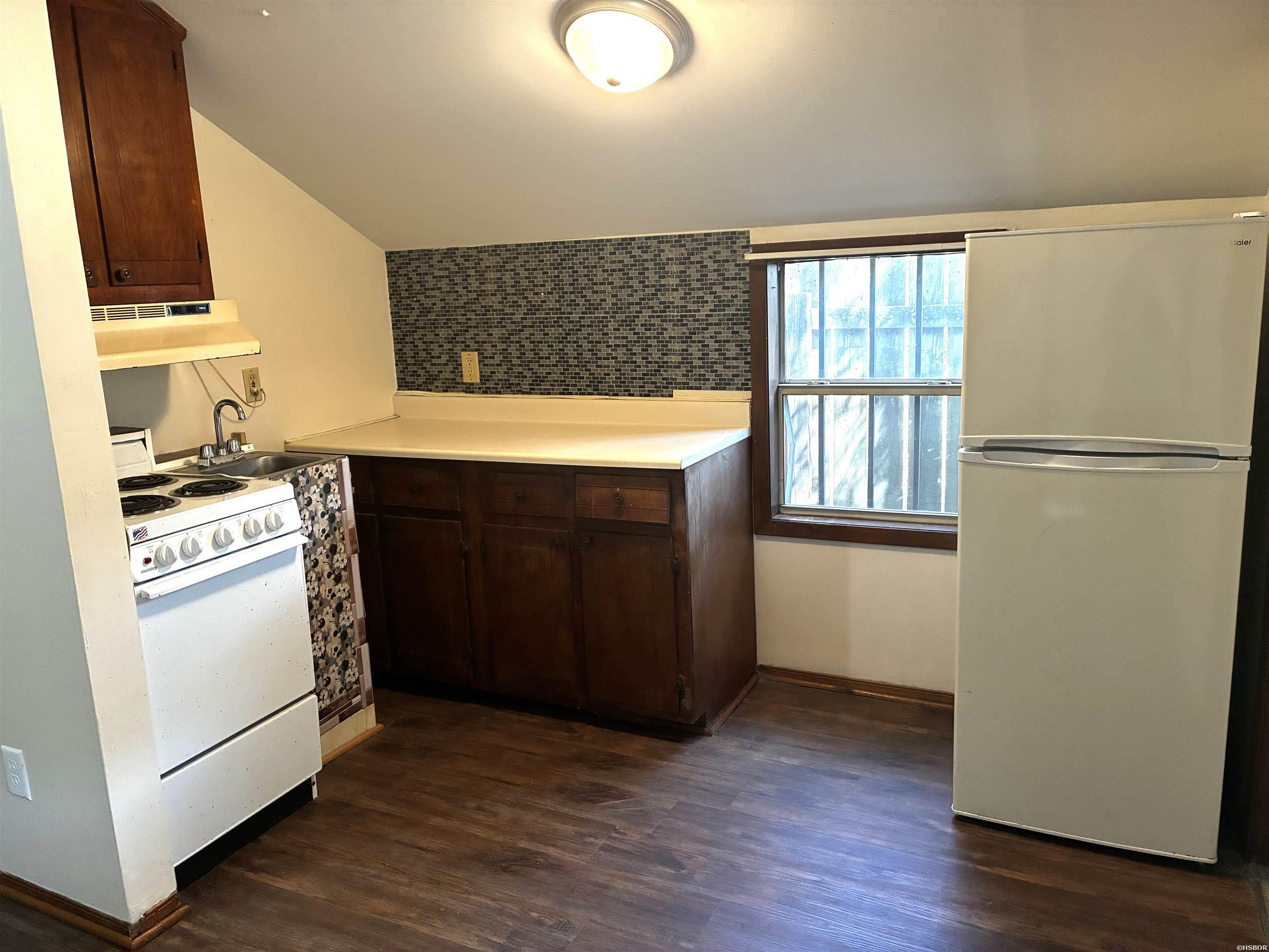302 Alcorn Street Property Photo 20