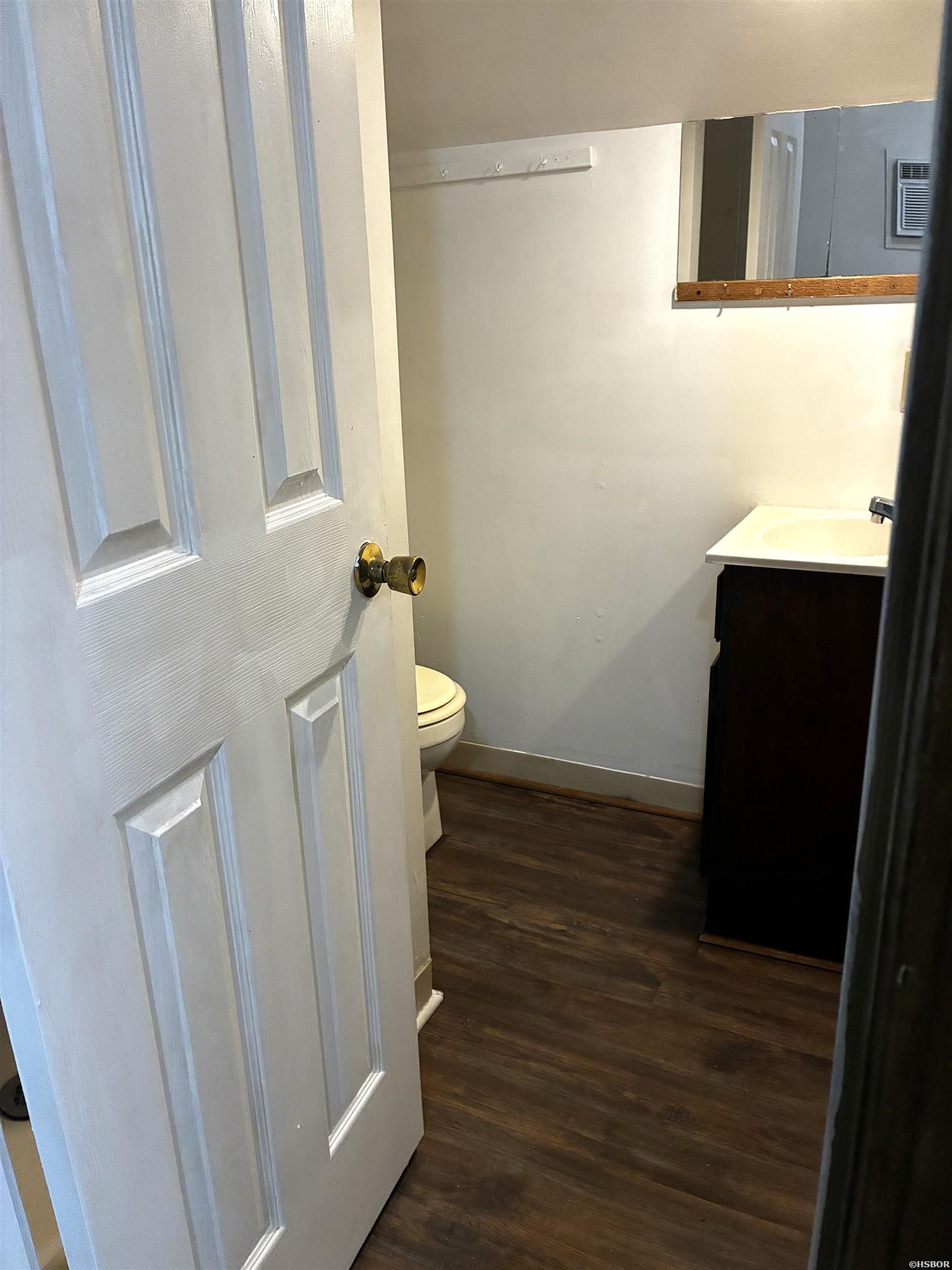 302 Alcorn Street Property Photo 24