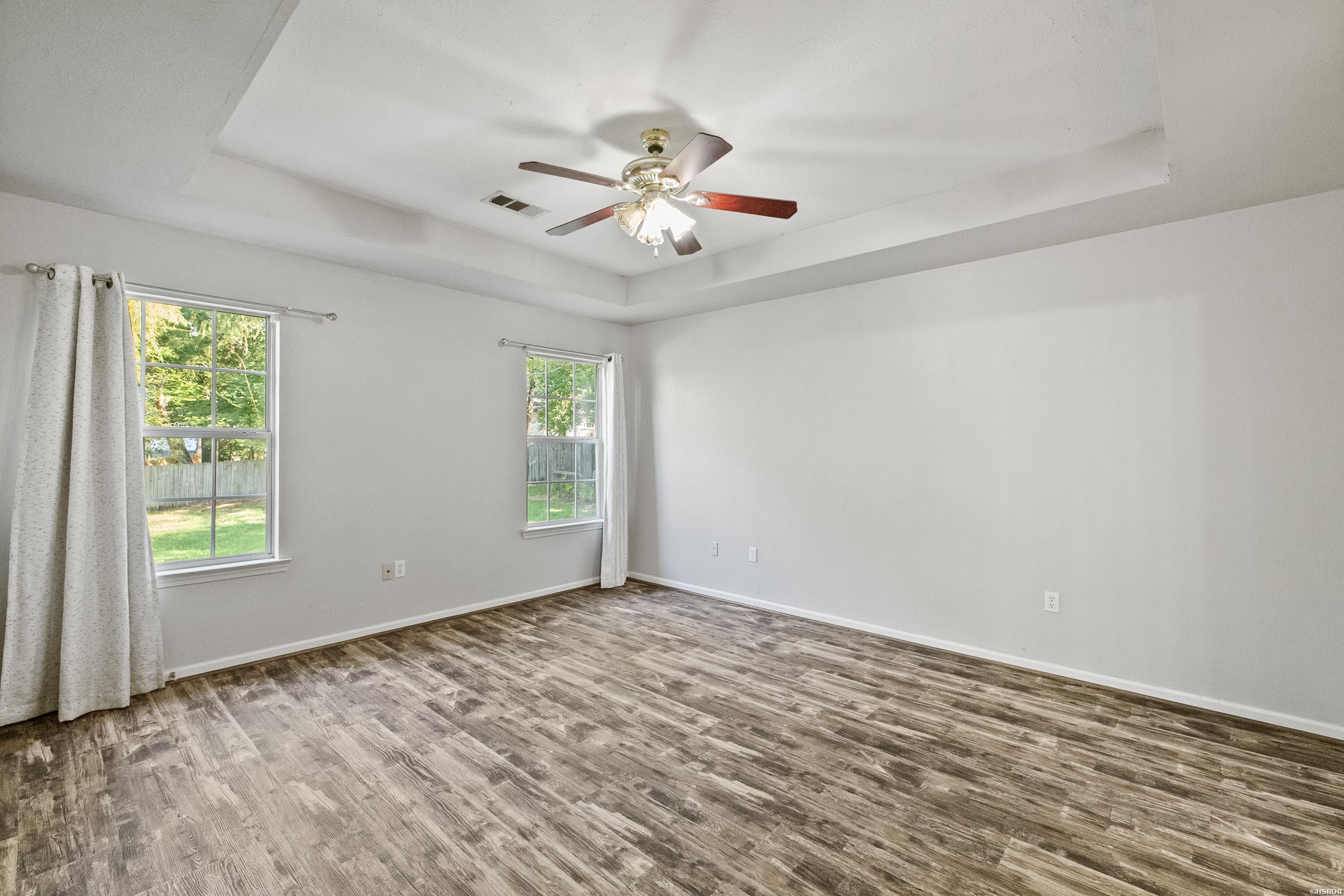 2816 Mount Vernon Drive Property Photo 4