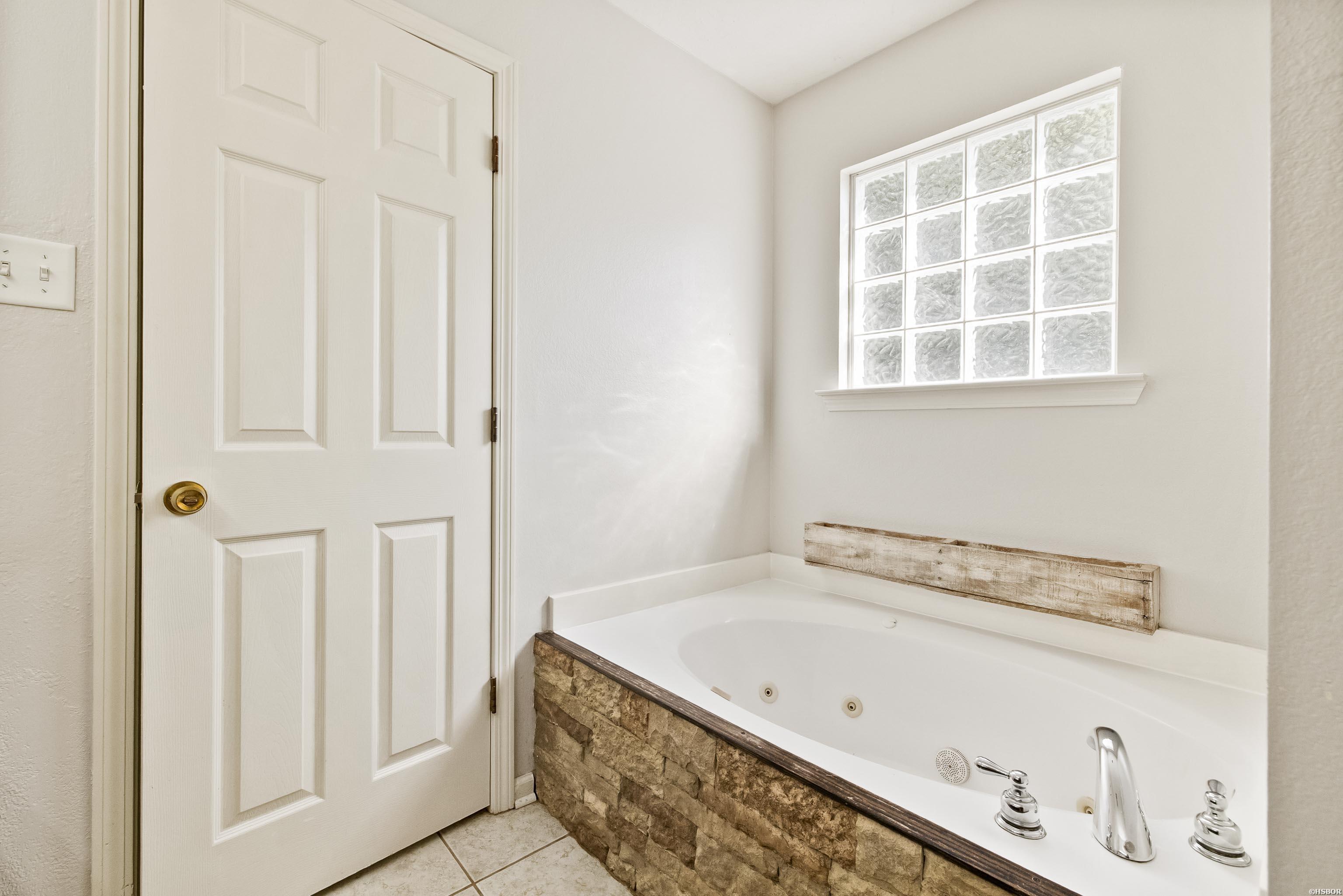 2816 Mount Vernon Drive Property Photo 17