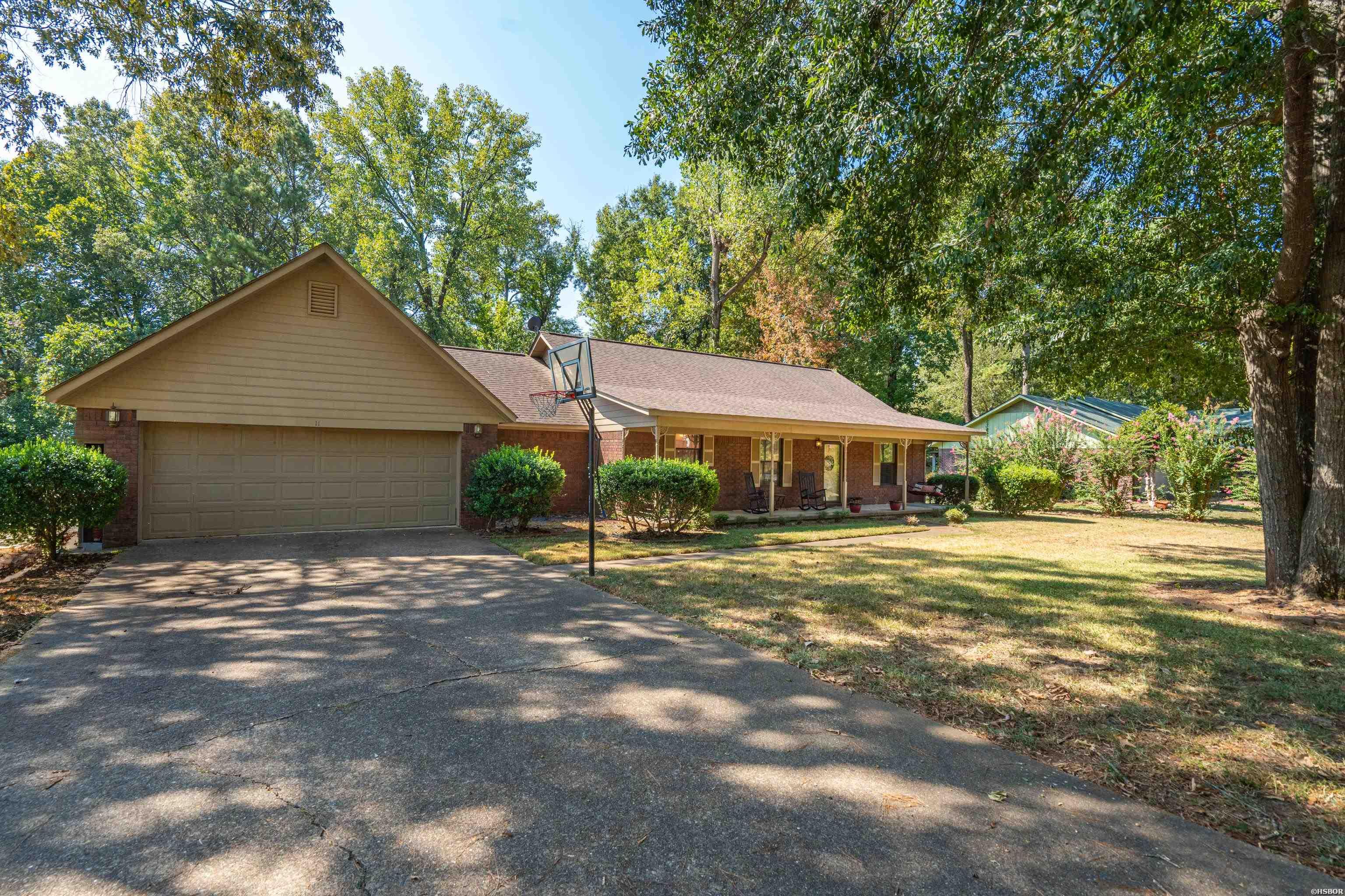 11 EDGEWOOD Drive Property Photo 1
