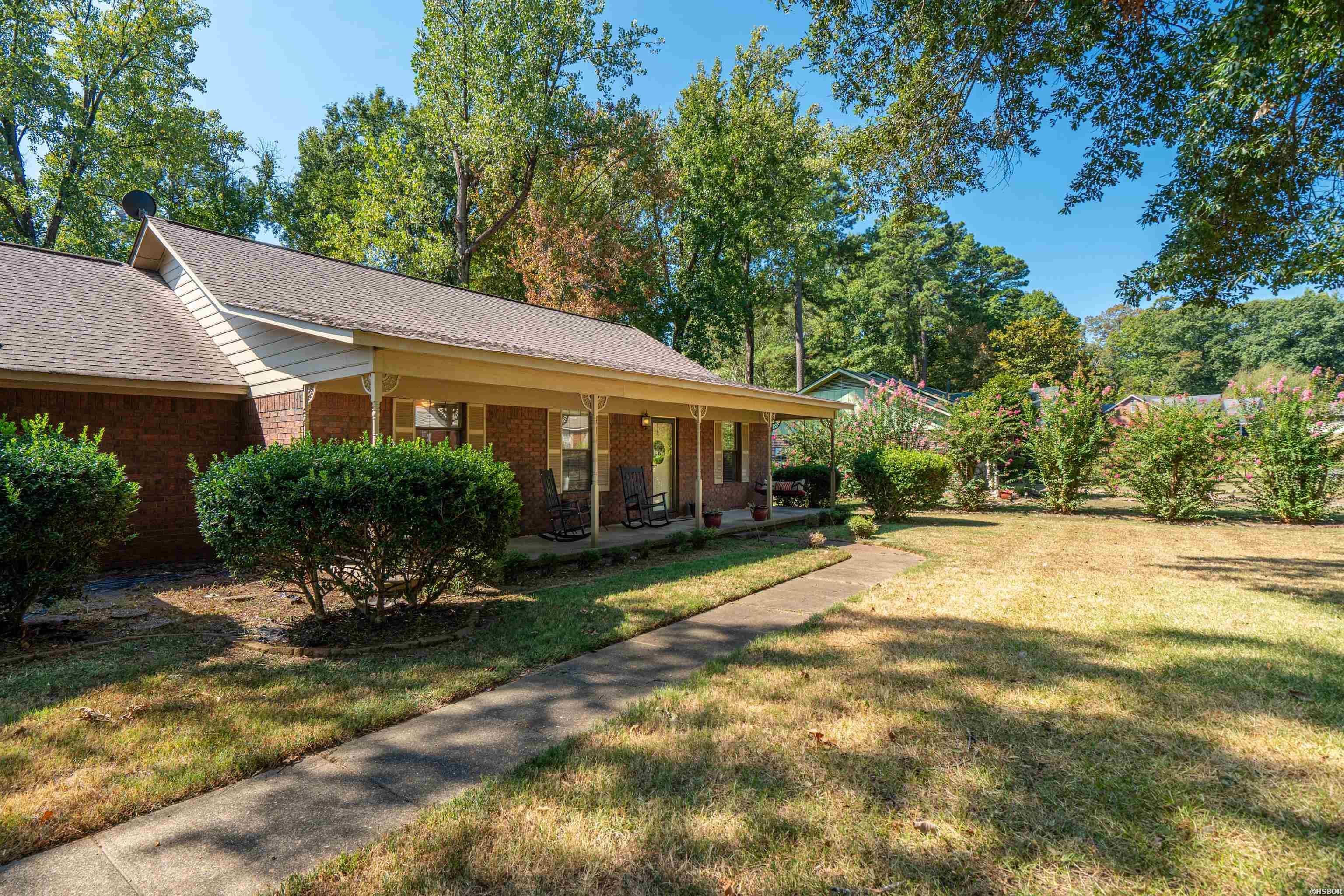 11 Edgewood Drive Property Photo 2