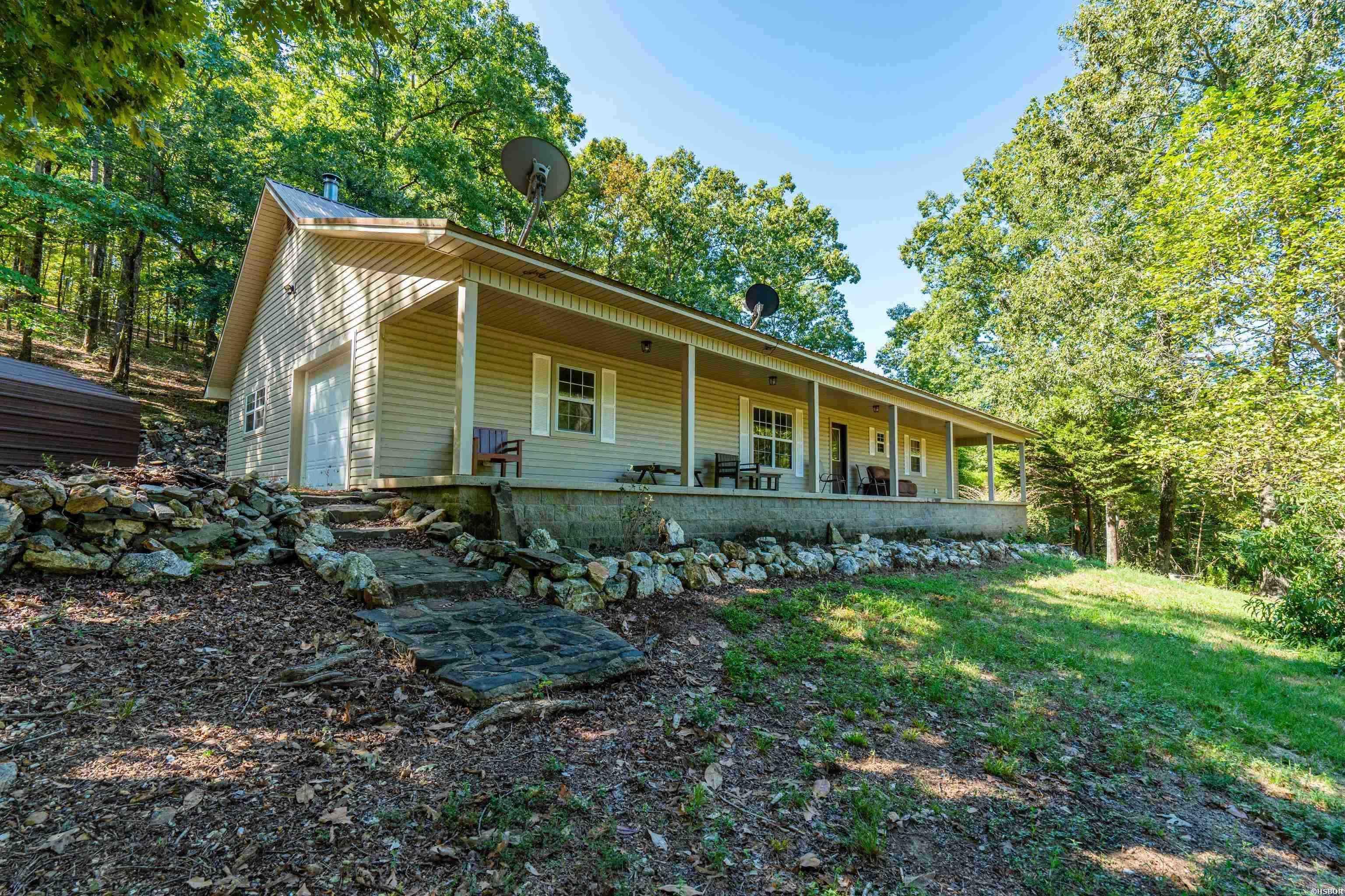 219 Oak Valley Drive Property Photo 2