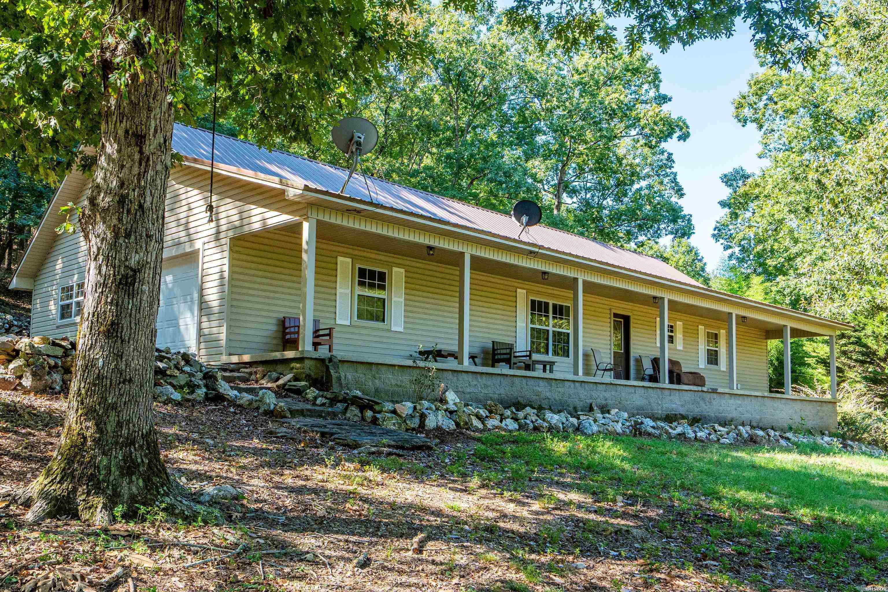 219 Oak Valley Drive Property Photo 3