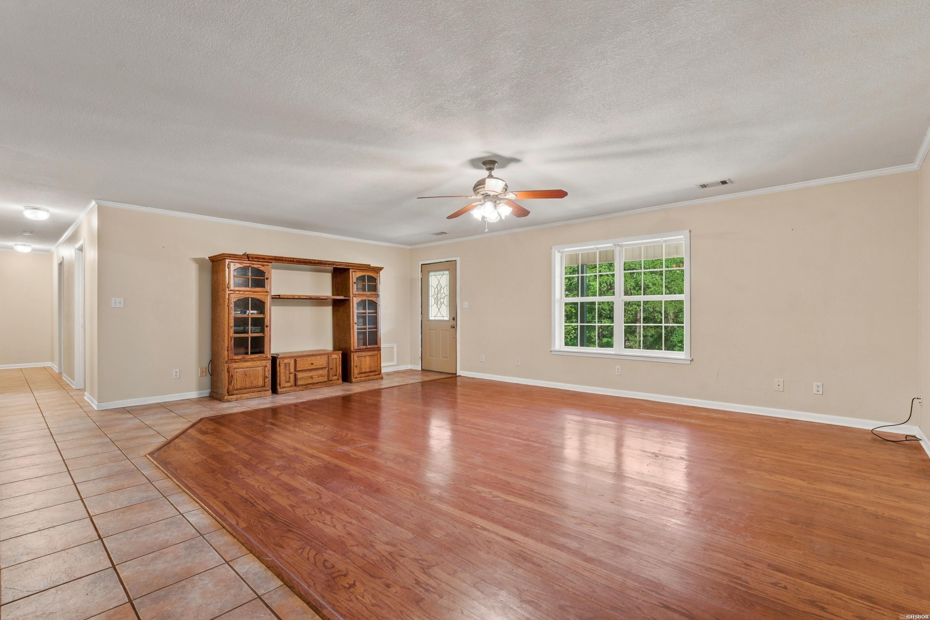 219 Oak Valley Drive Property Photo 8
