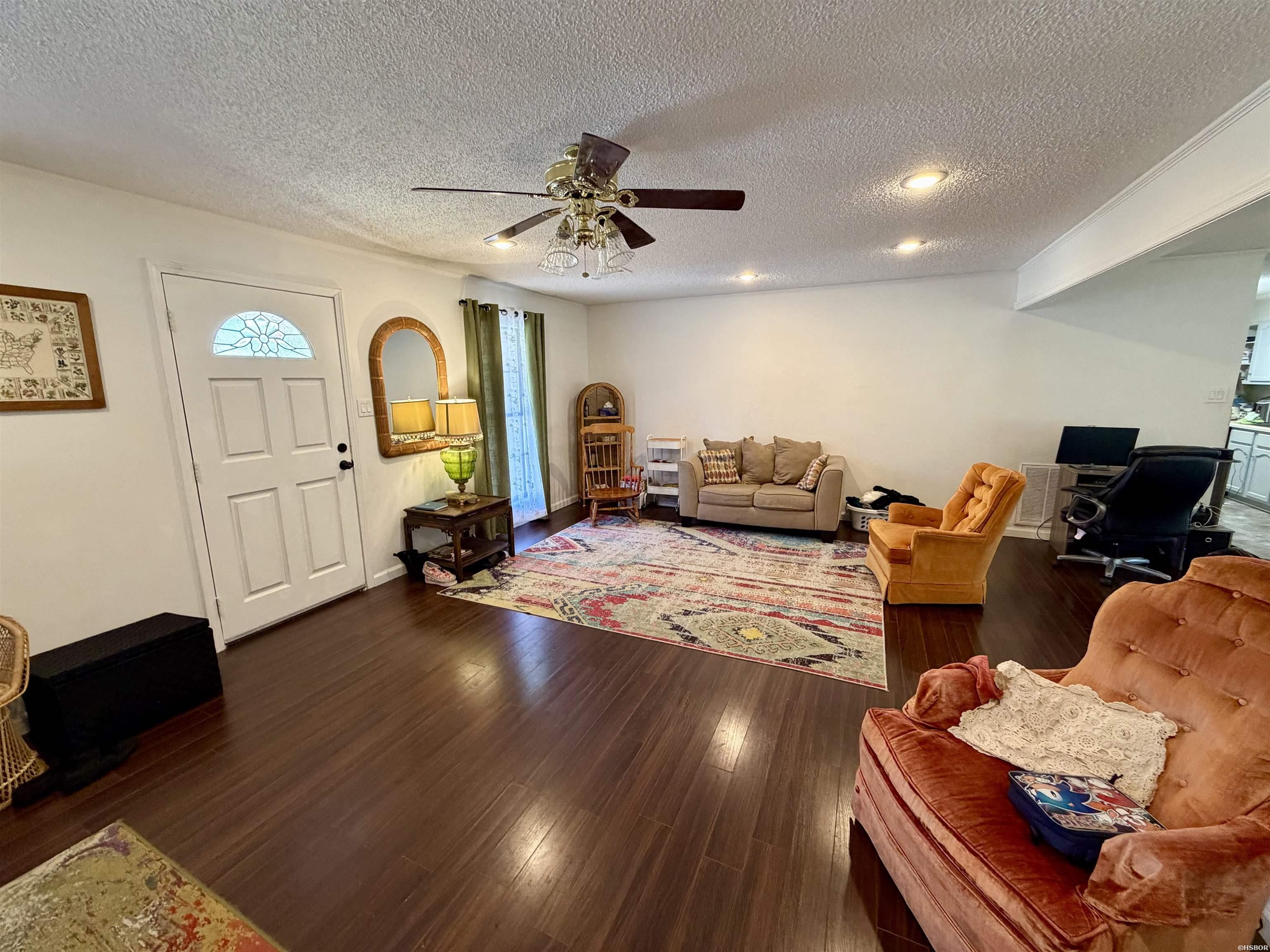 1013 Woodlawn Avenue Property Photo 3
