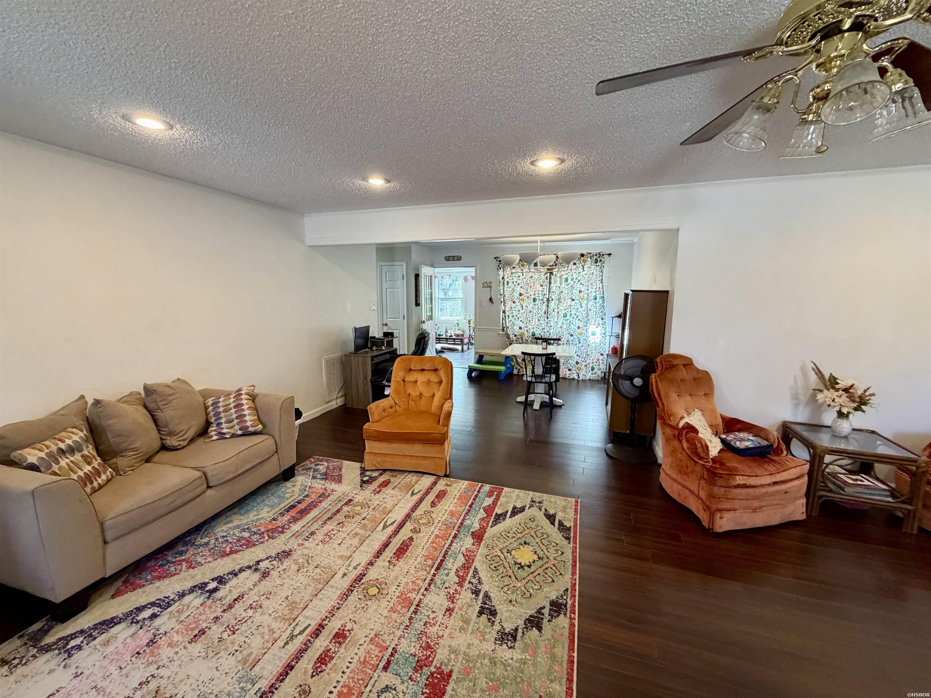 1013 Woodlawn Avenue Property Photo 4