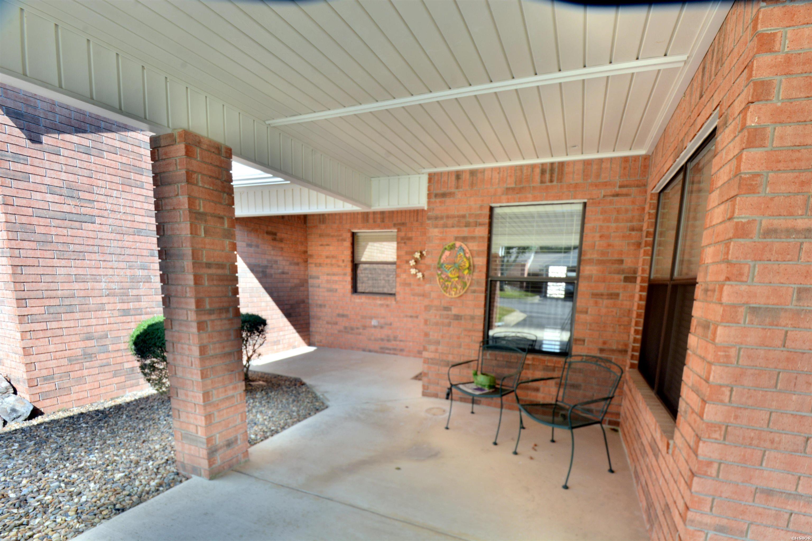 500 Pakis Street Property Photo 4
