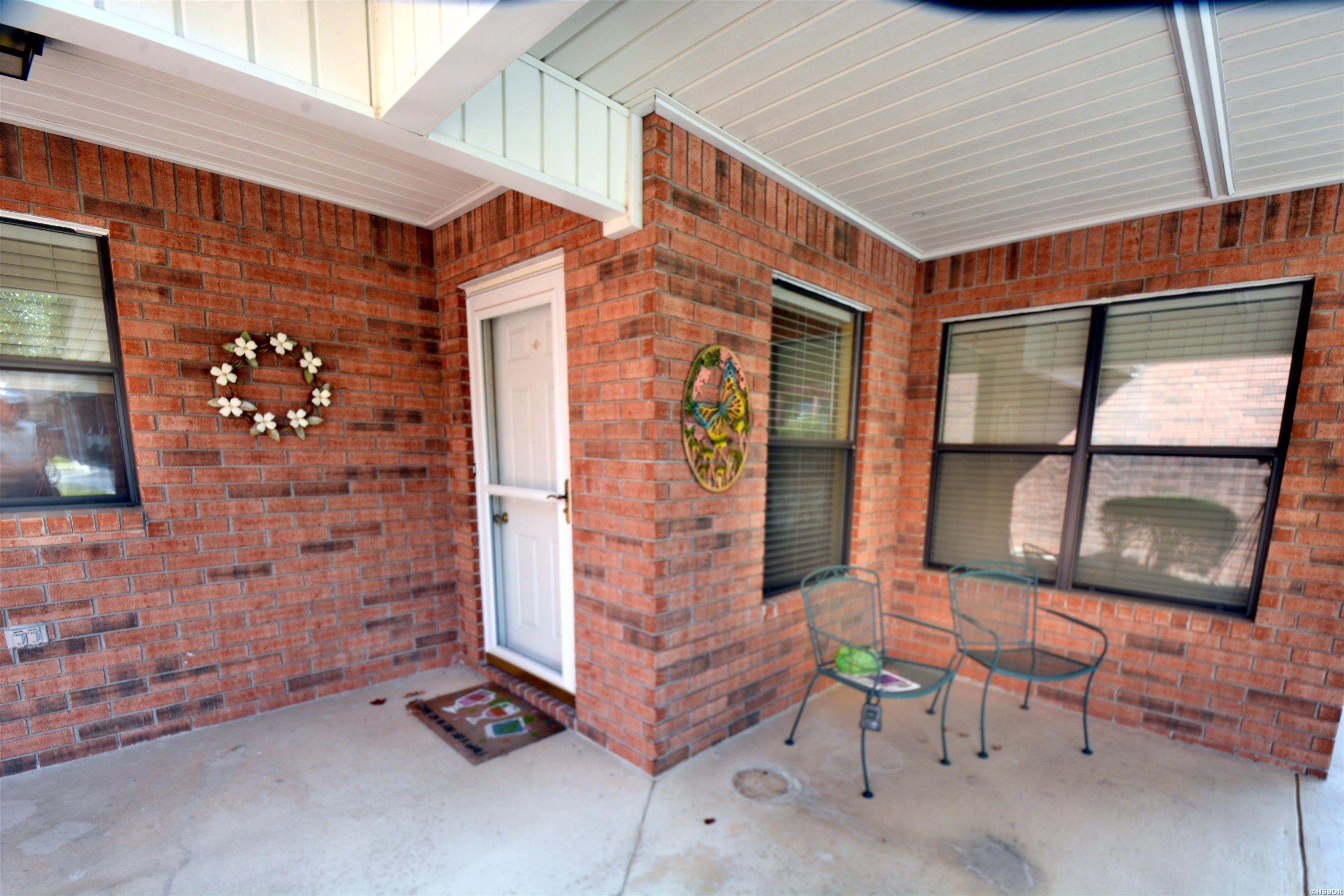 500 Pakis Street Property Photo 5