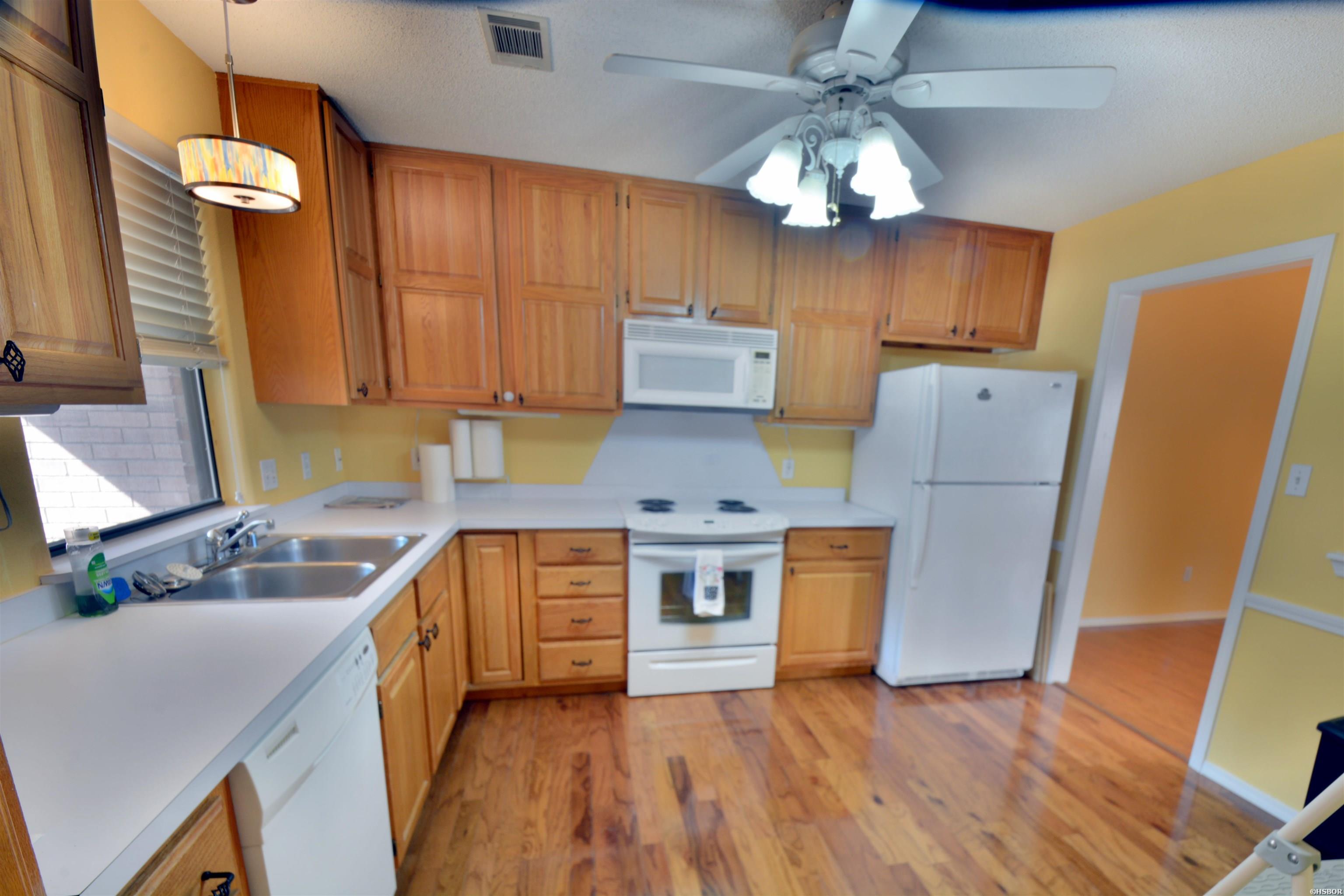 500 Pakis Street Property Photo 7