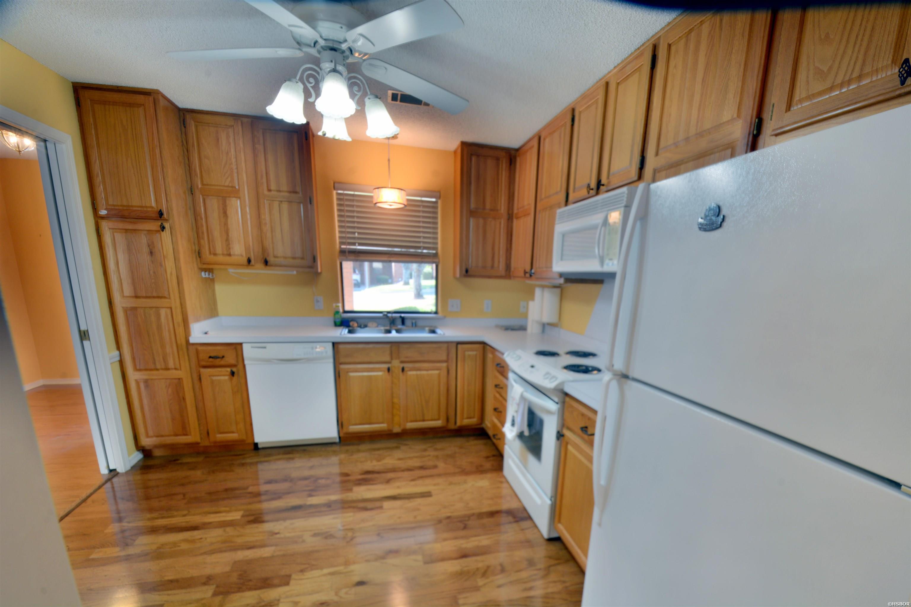 500 Pakis Street Property Photo 8