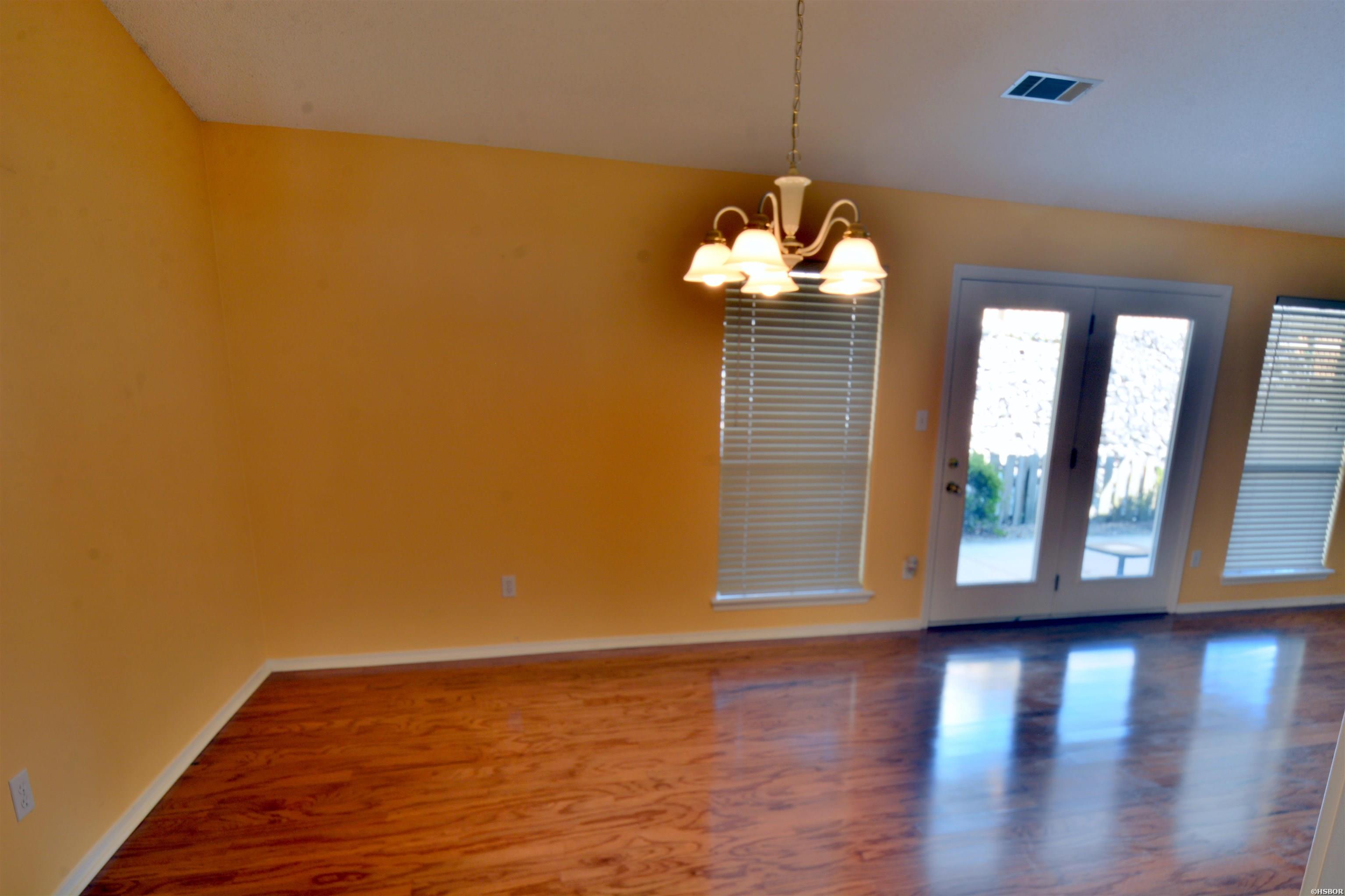 500 Pakis Street Property Photo 10