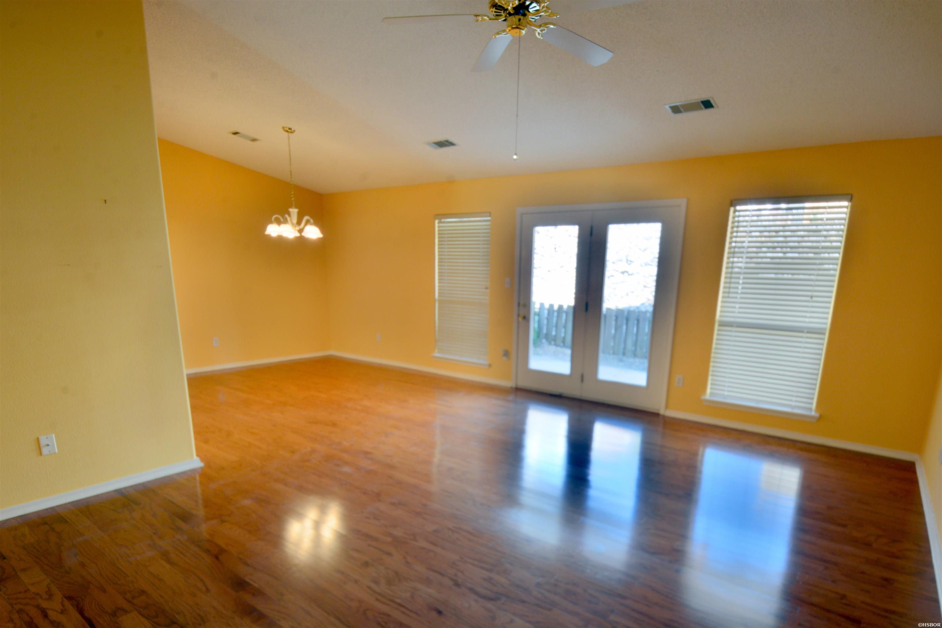 500 Pakis Street Property Photo 13