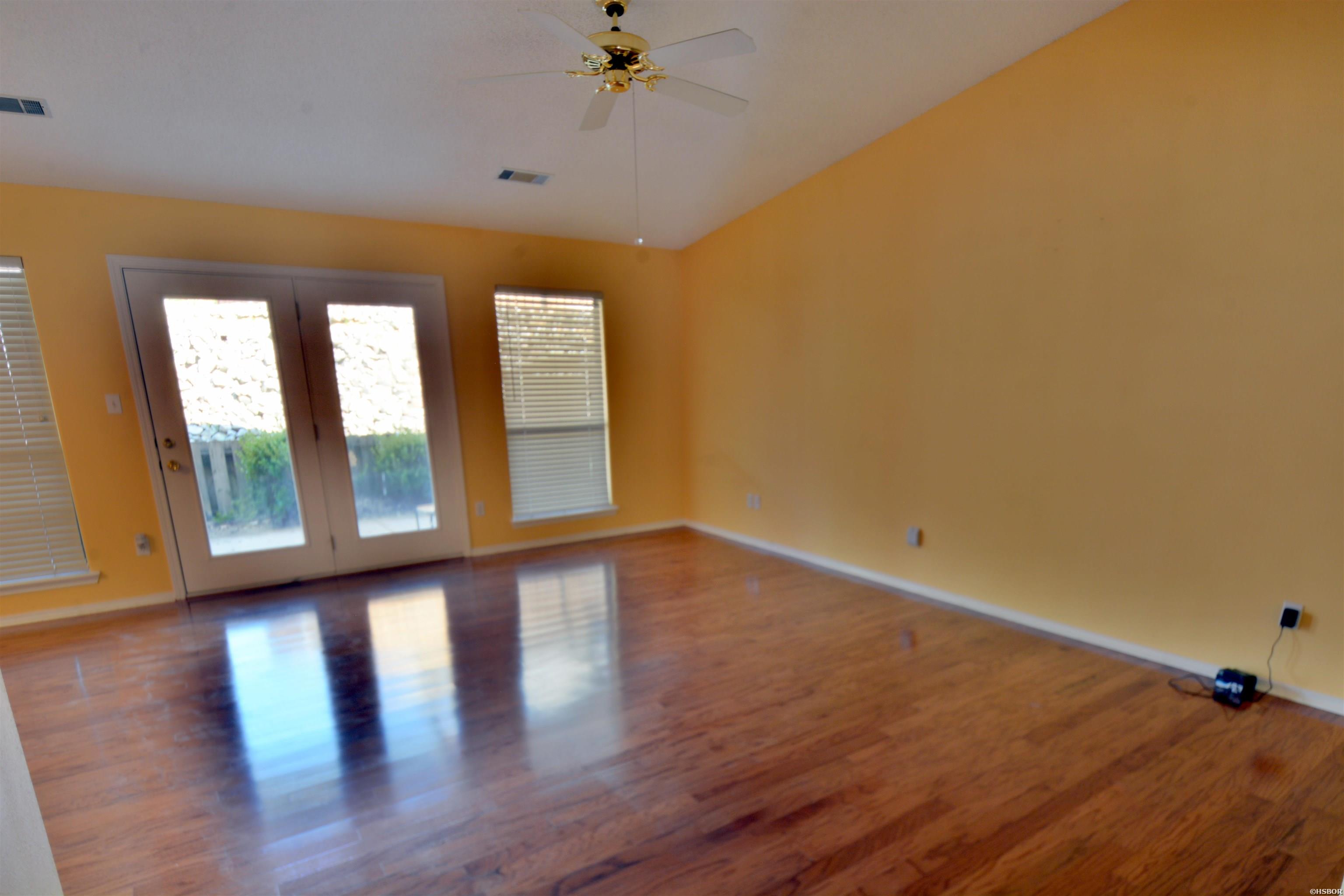 500 Pakis Street Property Photo 14