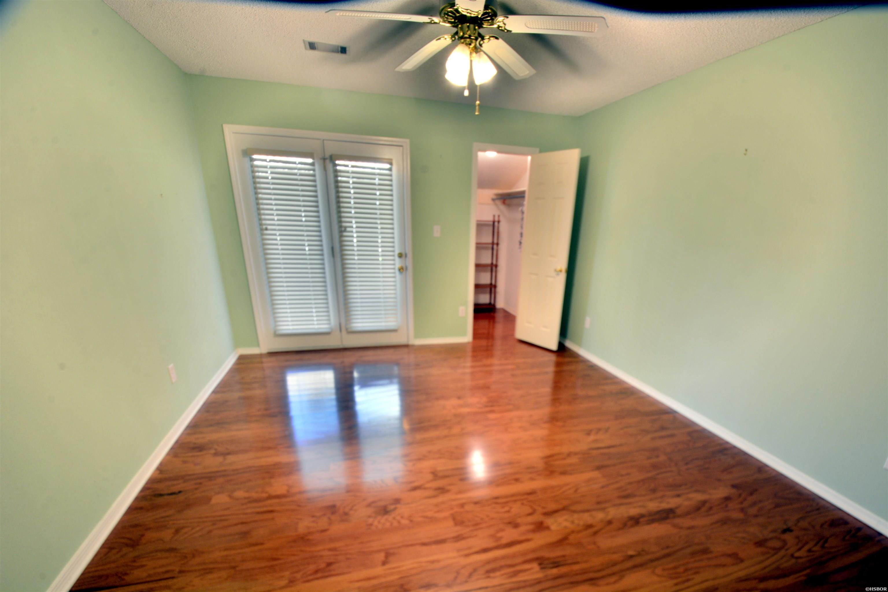 500 Pakis Street Property Photo 16