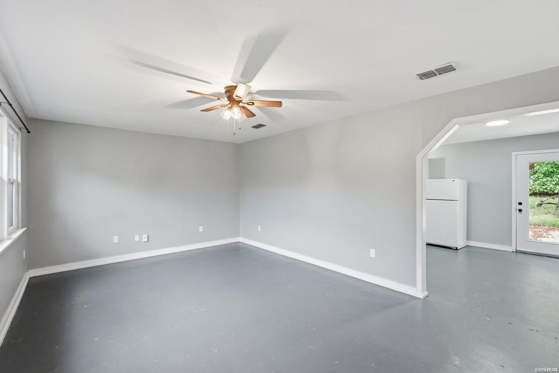 1424 Lockhart Street Property Photo 8