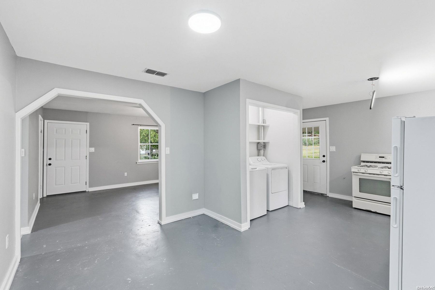 1424 Lockhart Street Property Photo 9