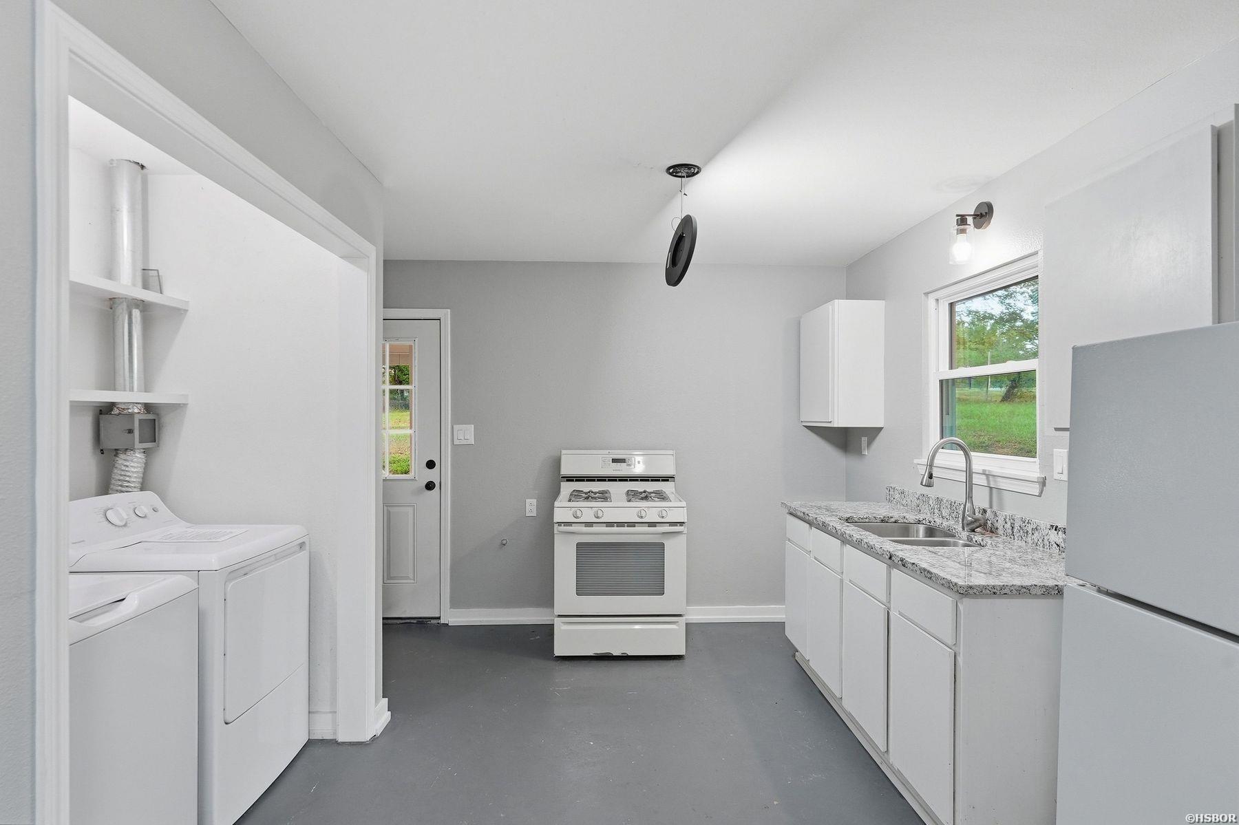 1424 Lockhart Street Property Photo 11