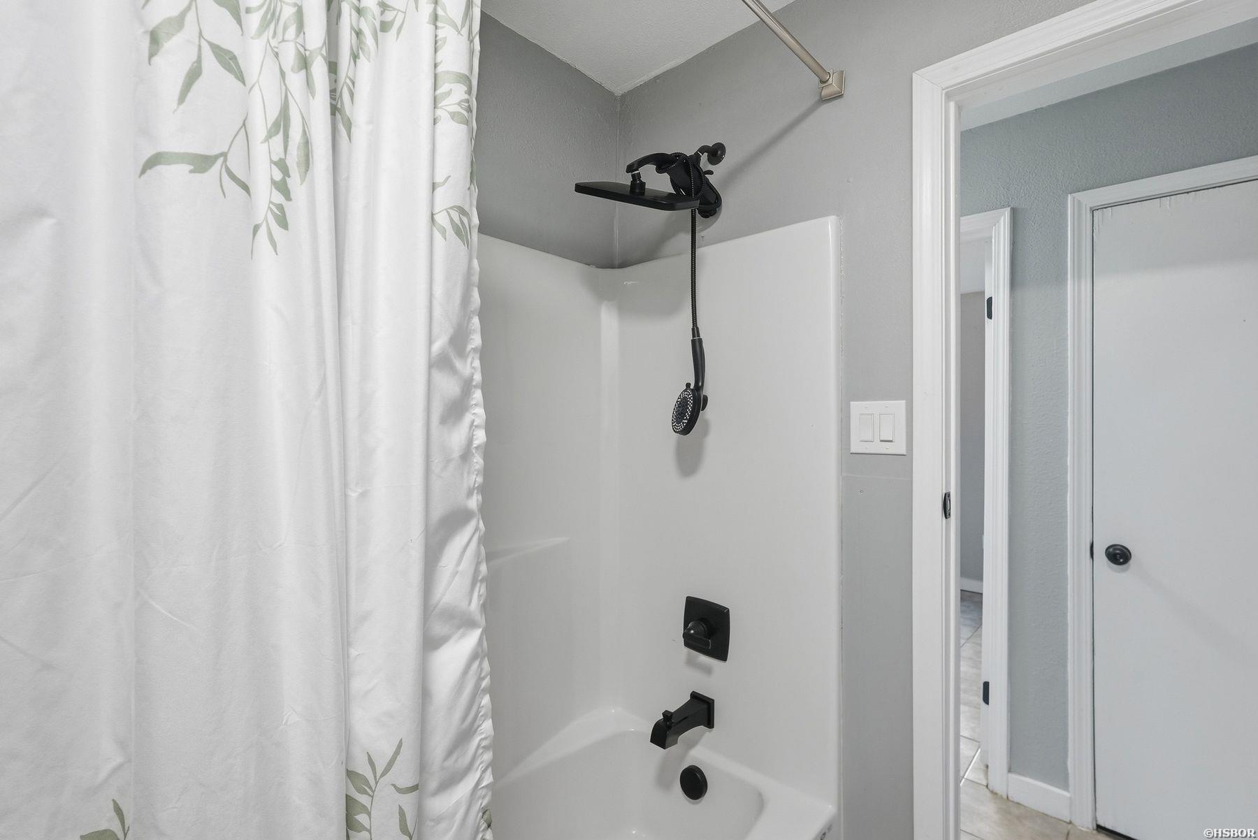 1424 Lockhart Street Property Photo 26