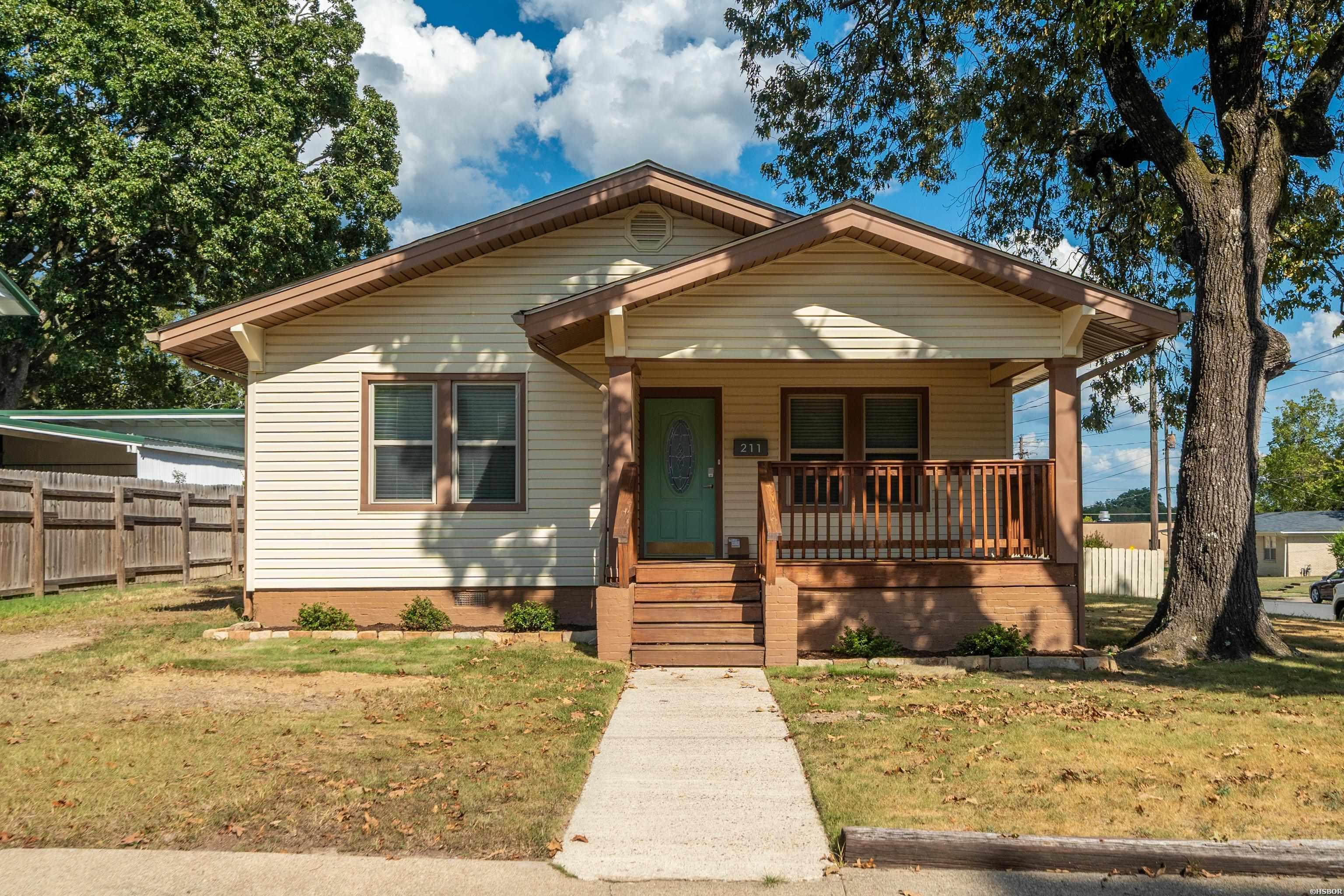 211 Sixth Street Property Photo 1