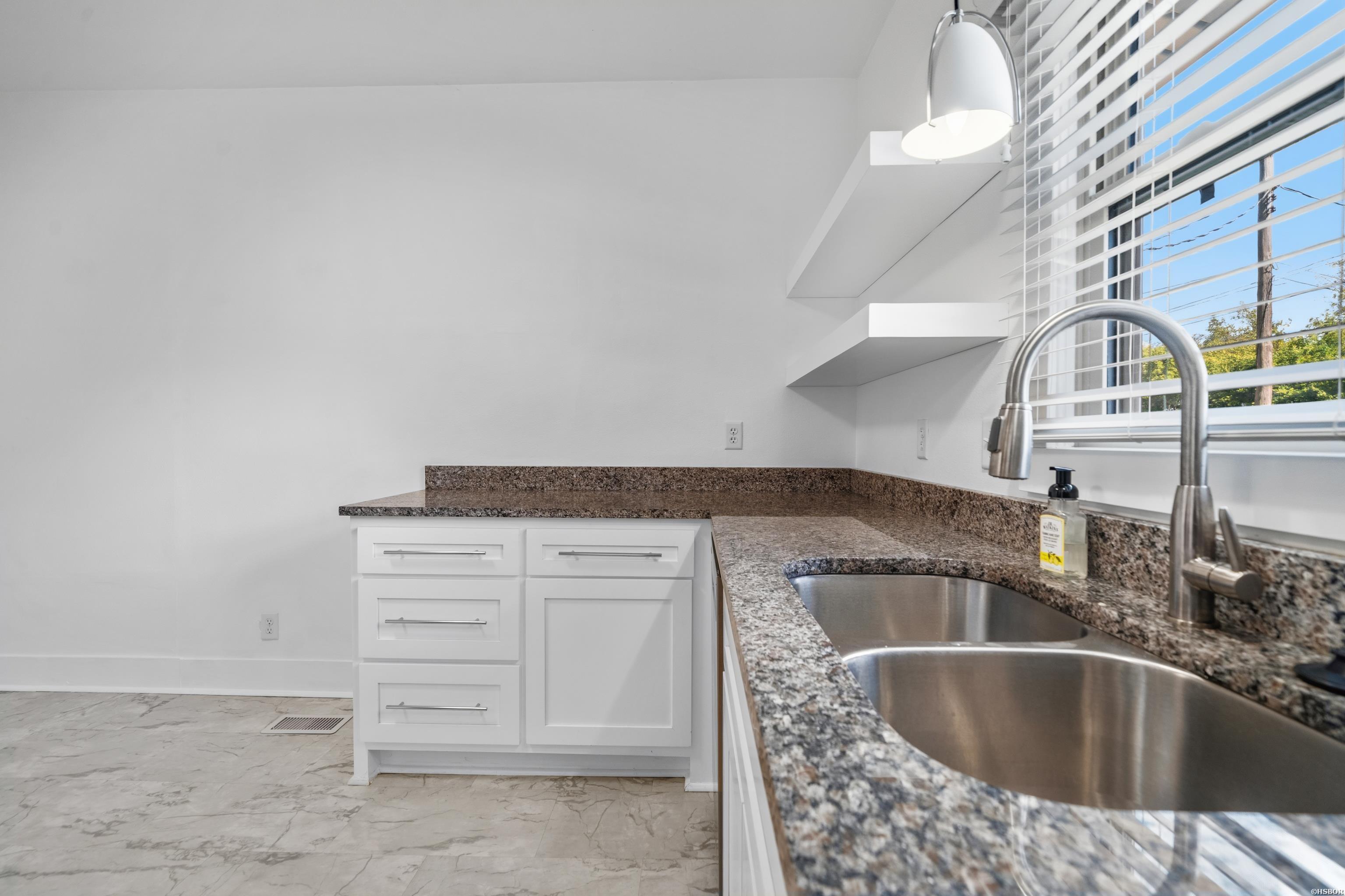 211 Sixth Street Property Photo 19