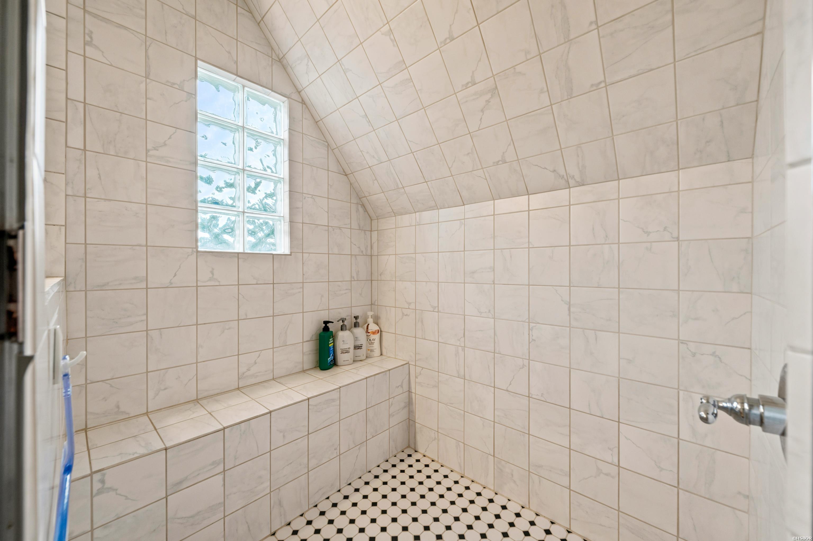 1003 Prospect Property Photo 26