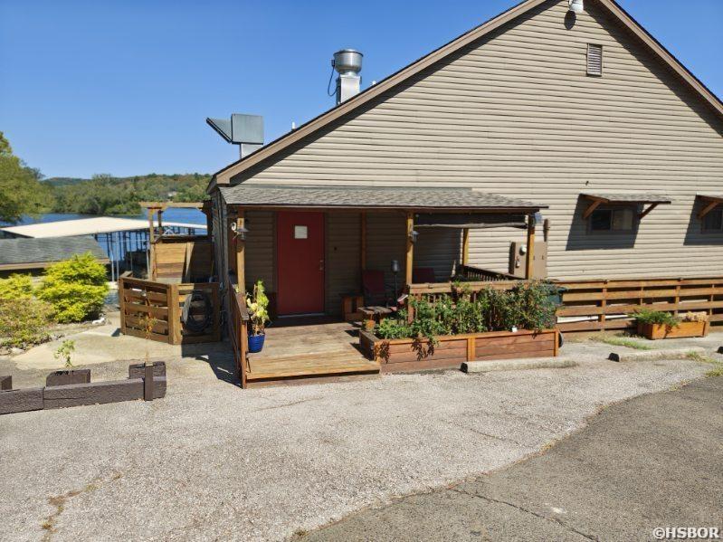 180 Marina Point Property Photo 2