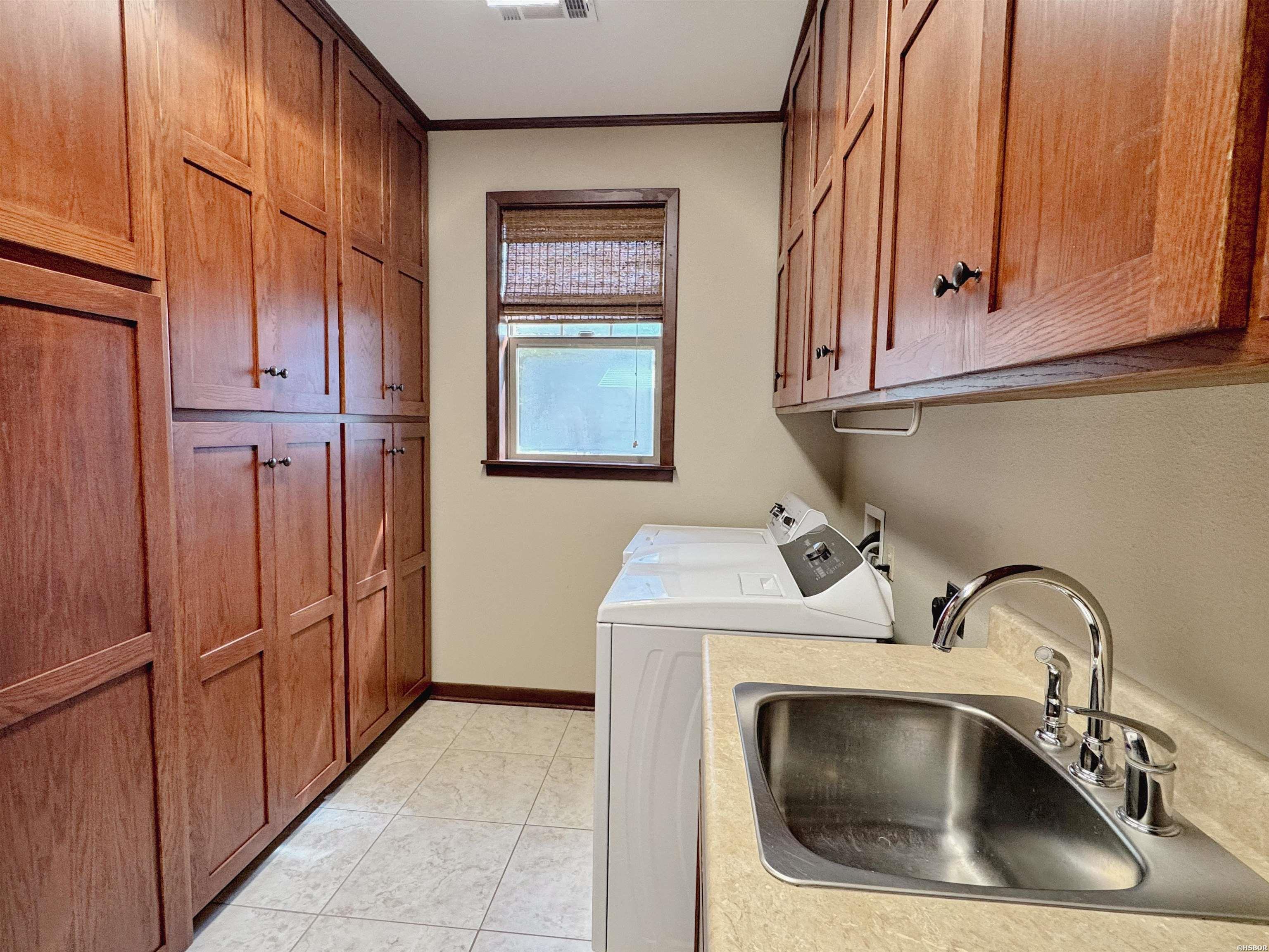 411 Waterfall Lane Property Photo 32