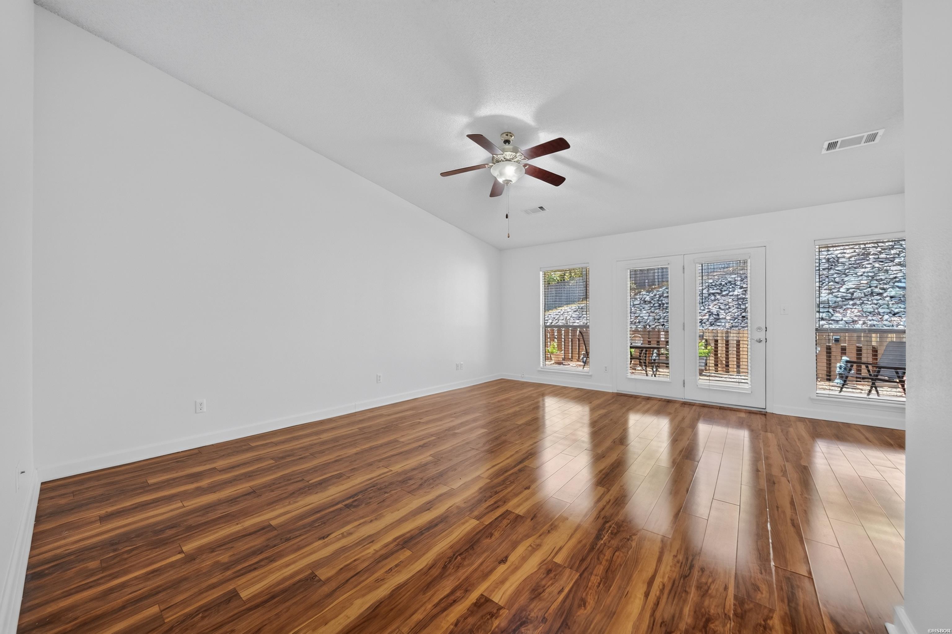 500 Pakis Street Property Photo 6