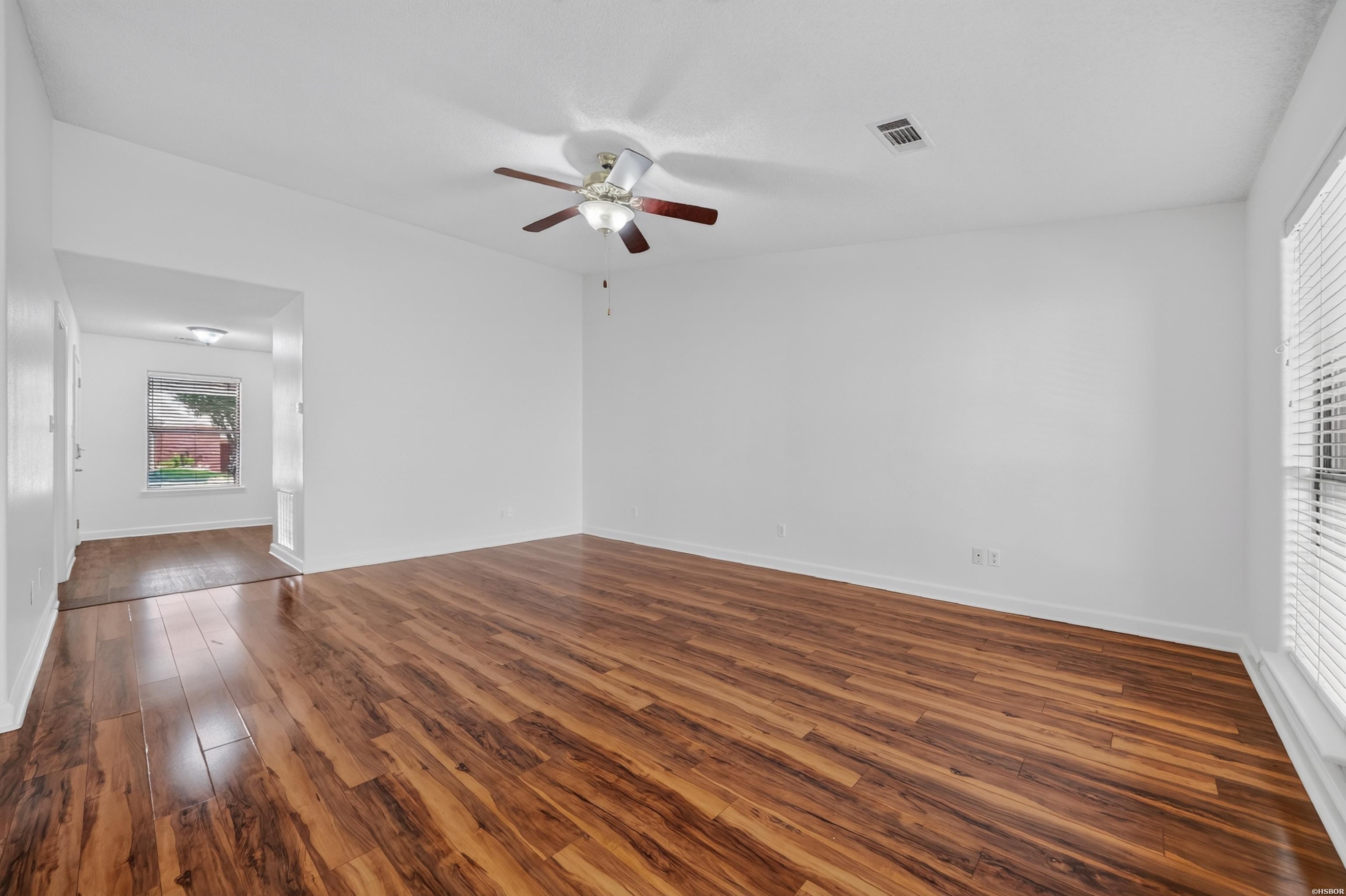 500 Pakis Street Property Photo 9