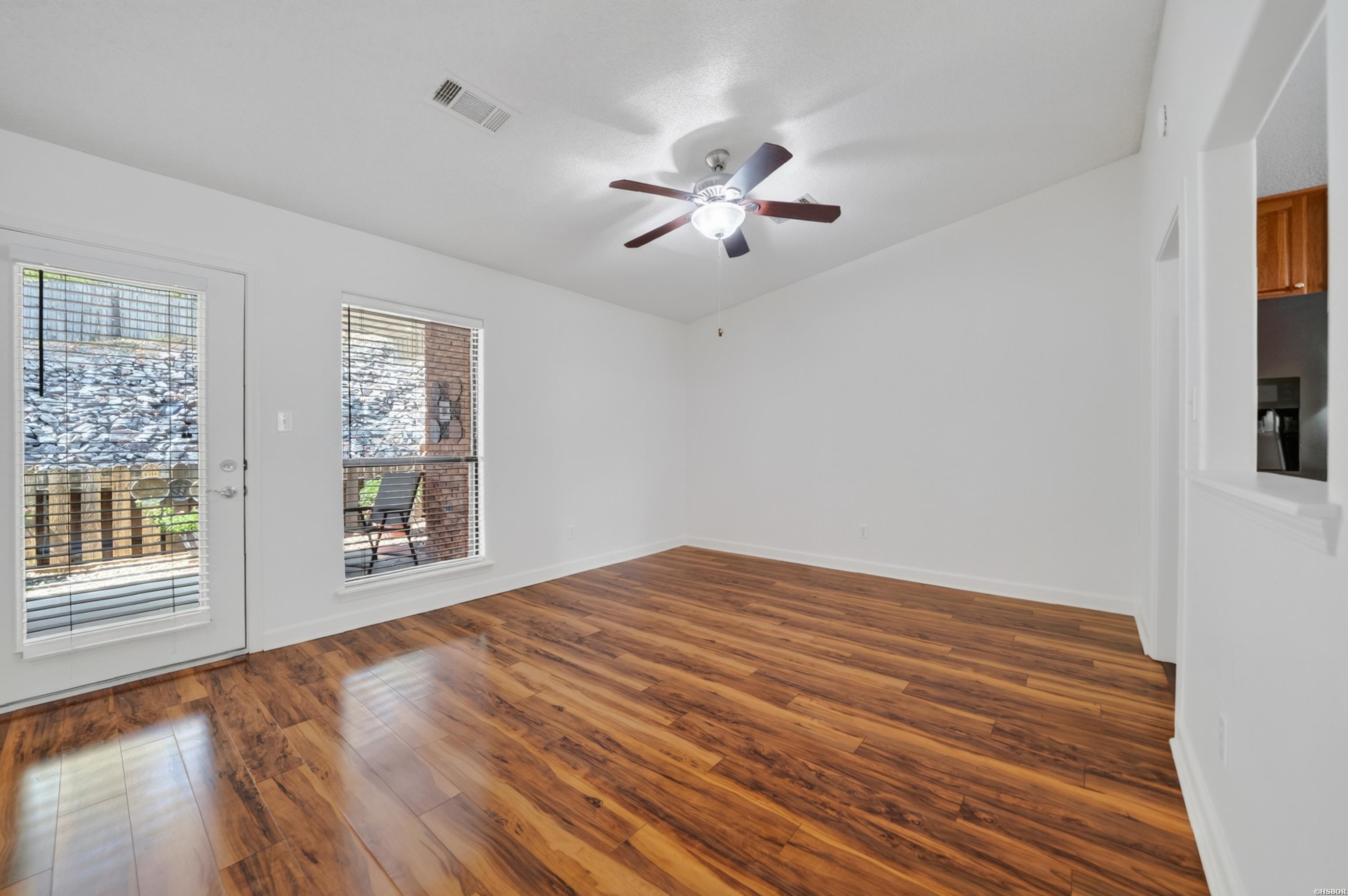 500 Pakis Street Property Photo 12