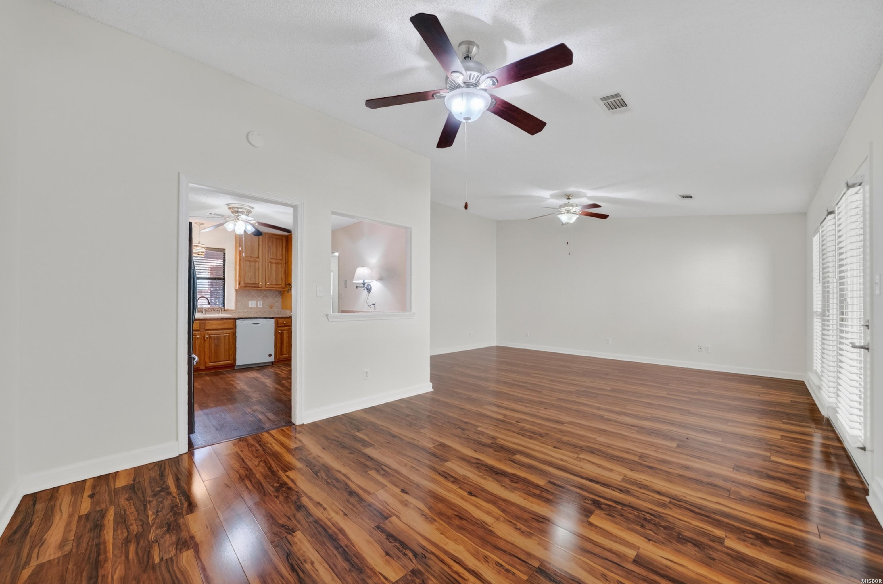 500 Pakis Street Property Photo 13