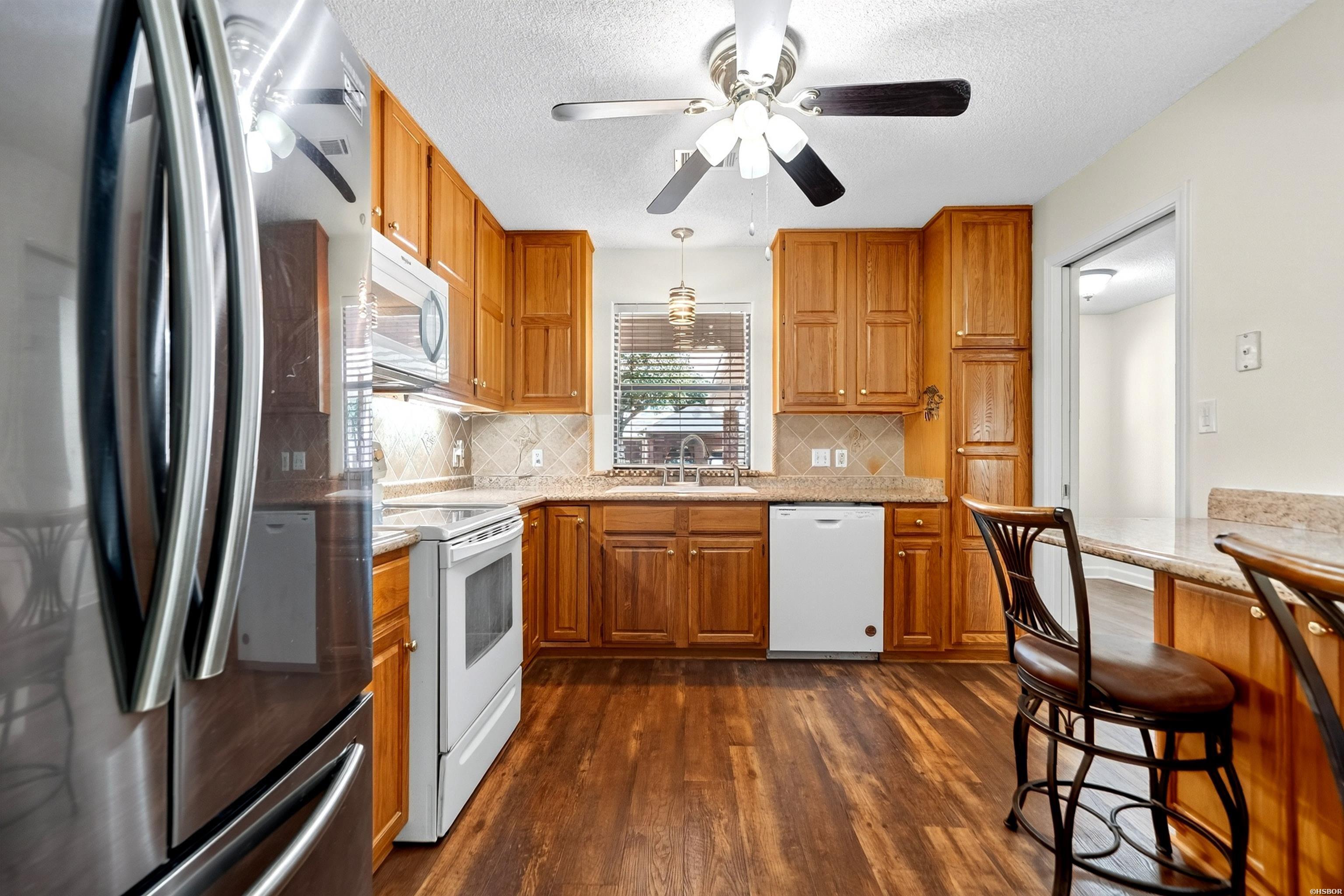 500 Pakis Street Property Photo 15