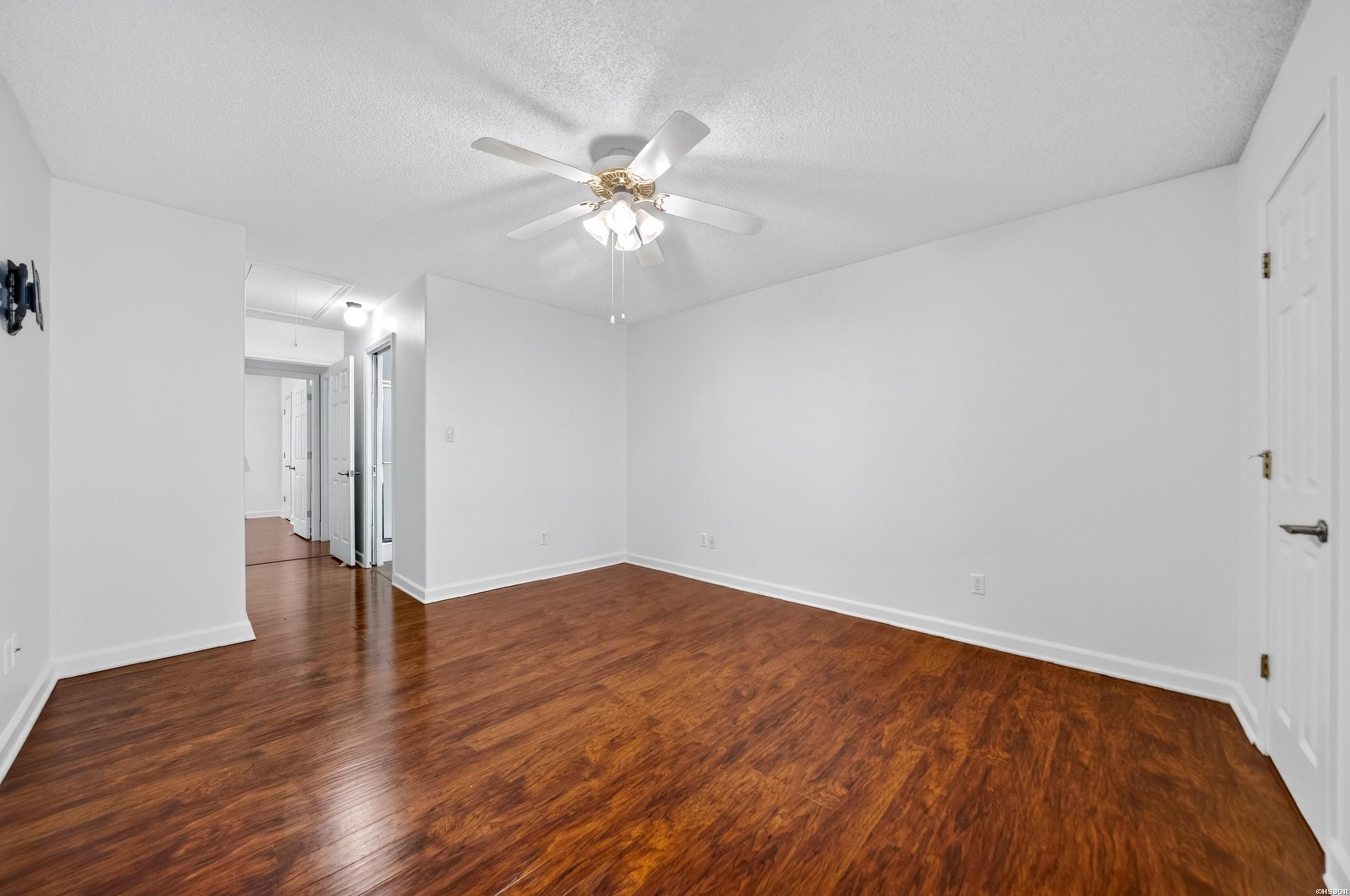 500 Pakis Street Property Photo 22