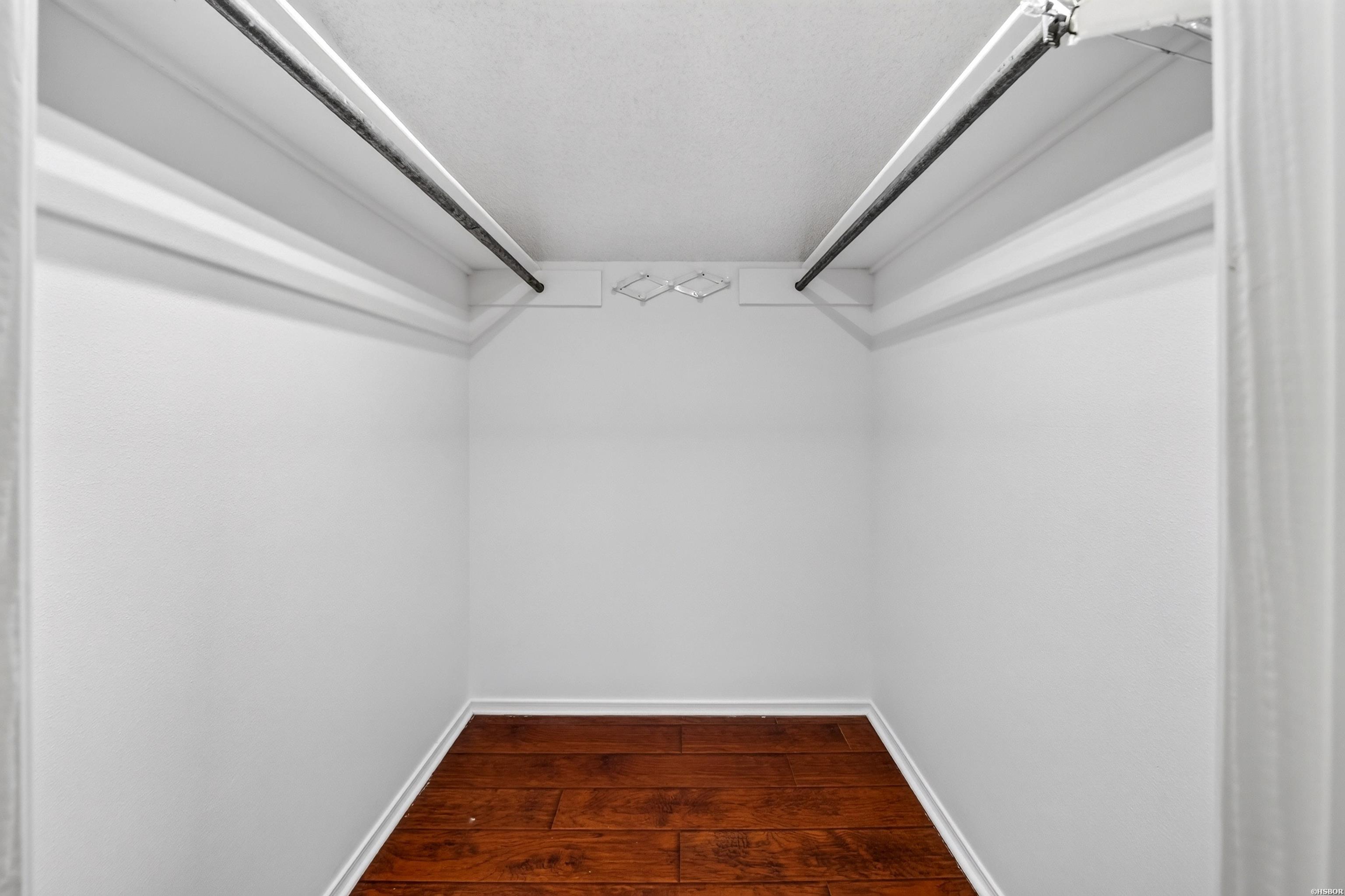 500 Pakis Street Property Photo 27