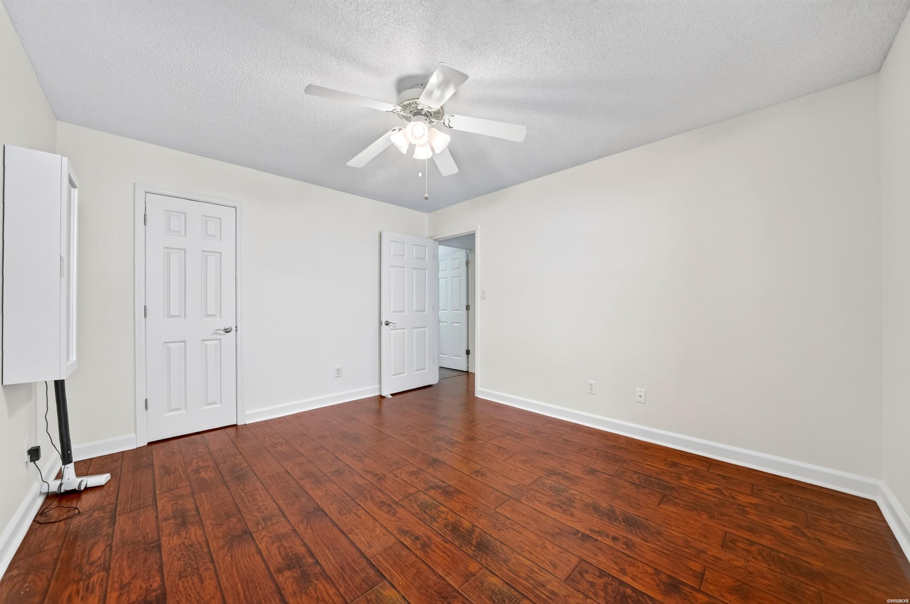 500 Pakis Street Property Photo 29
