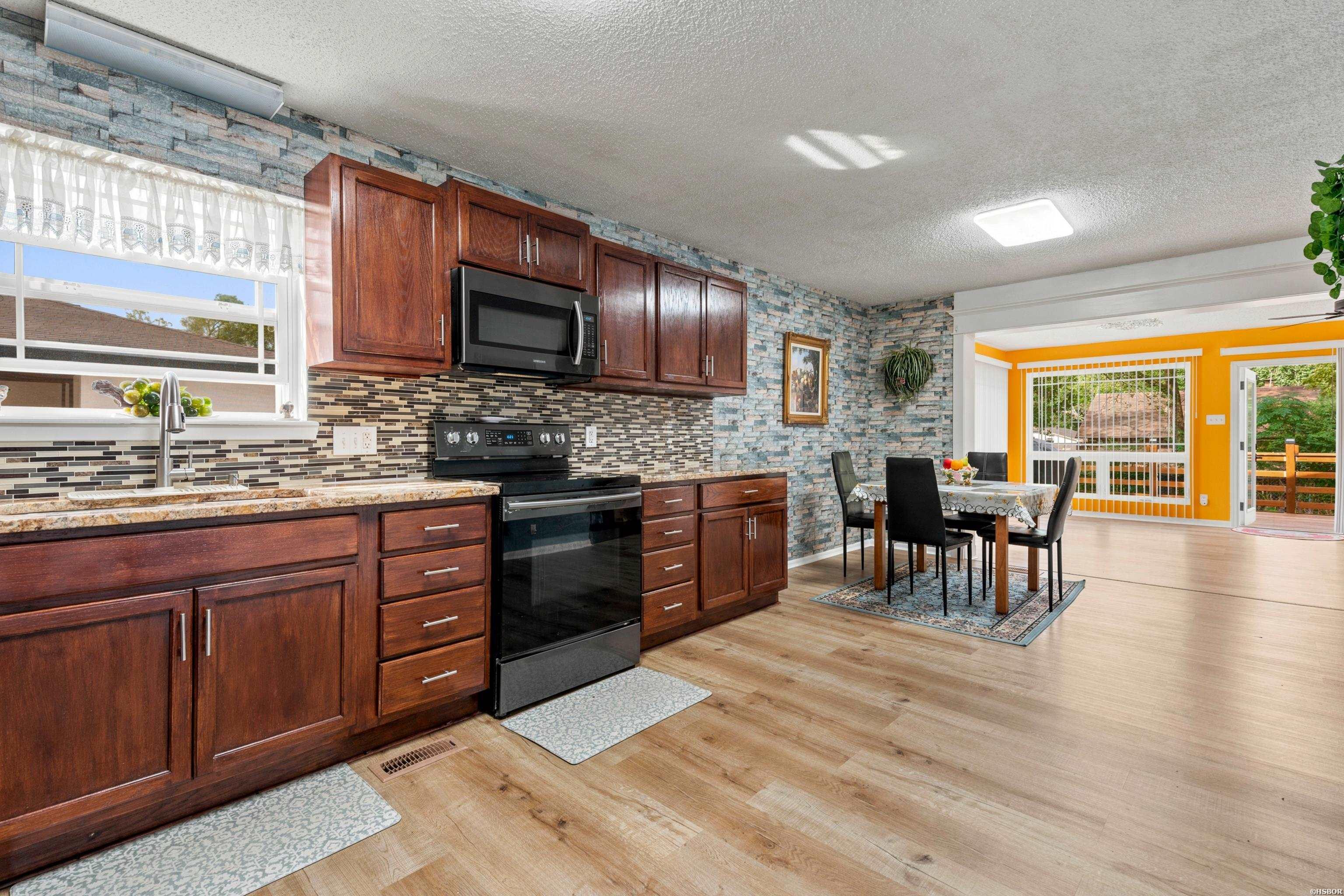 122 Orchard Street Property Photo 10