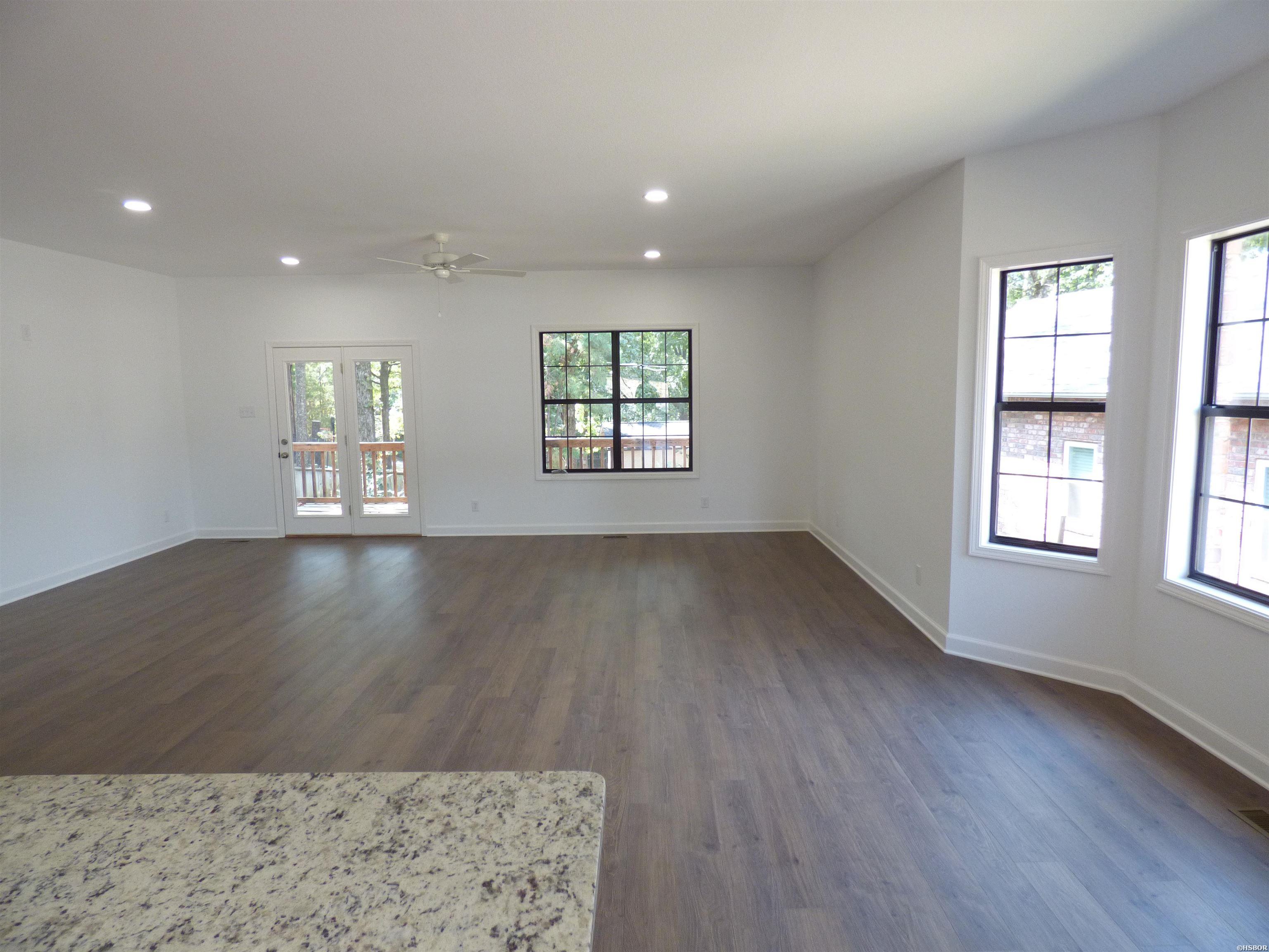 106 Creekview Terrace Property Photo 11