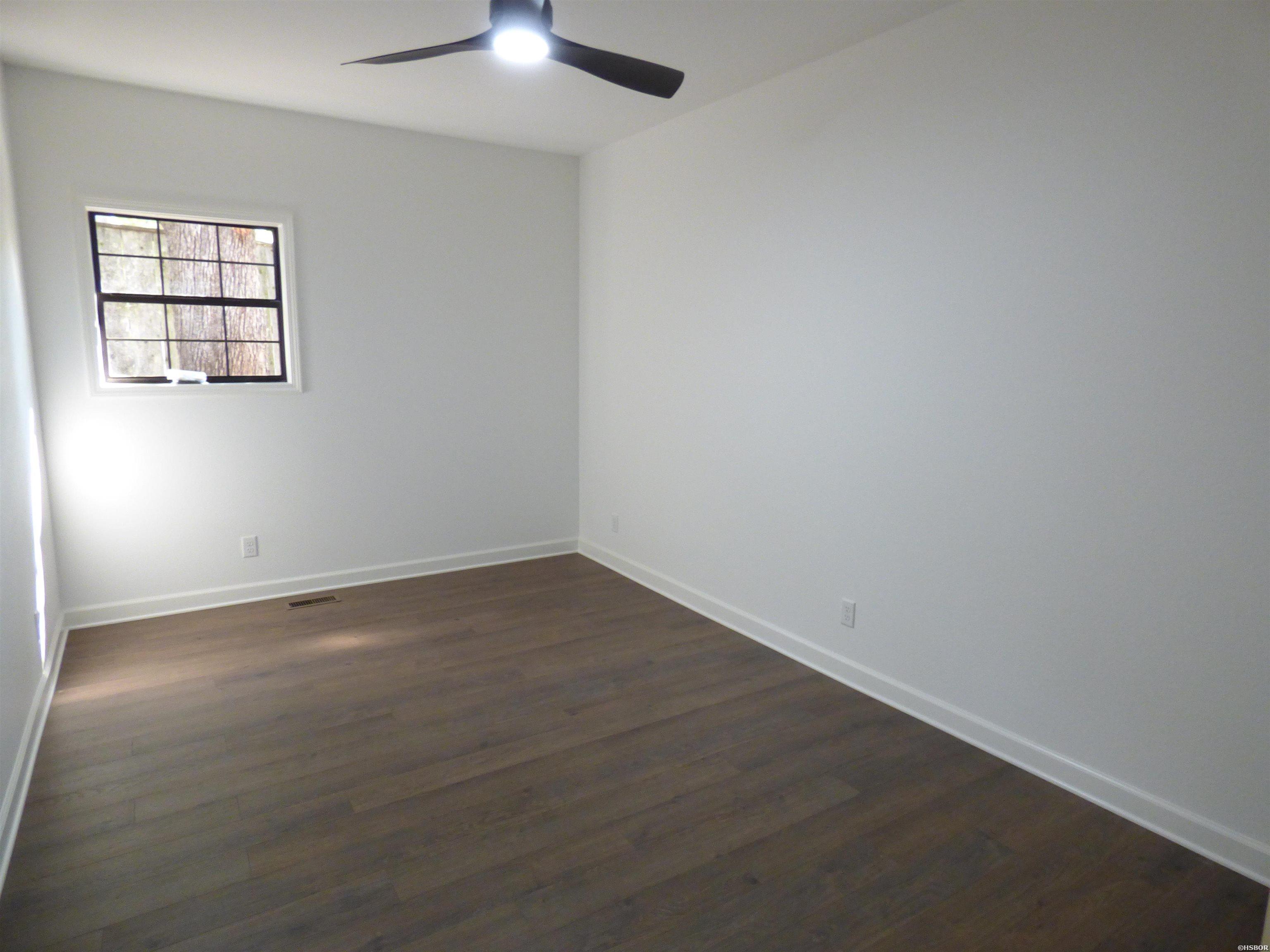 106 Creekview Terrace Property Photo 27