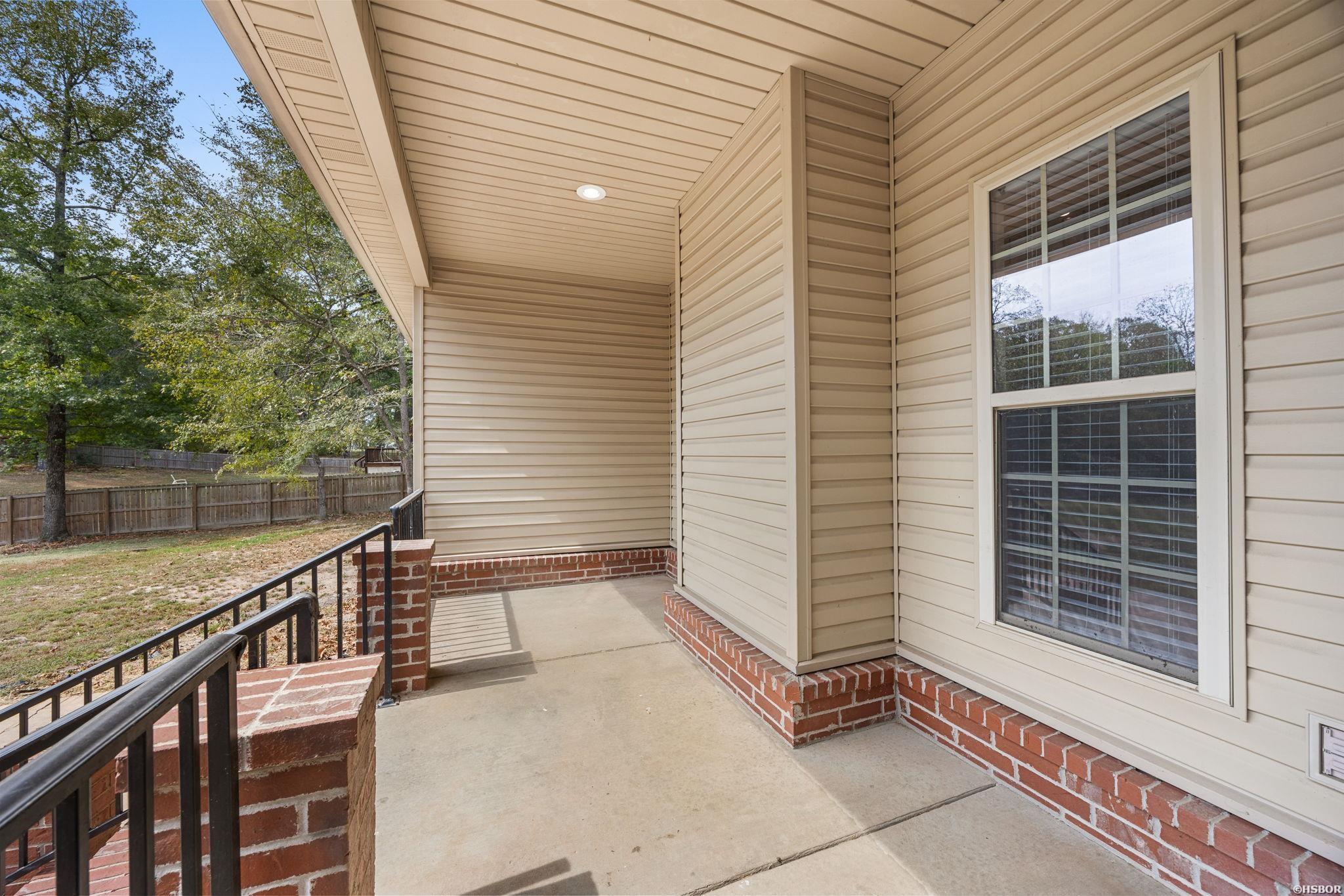 170 Parkway Square Property Photo 41