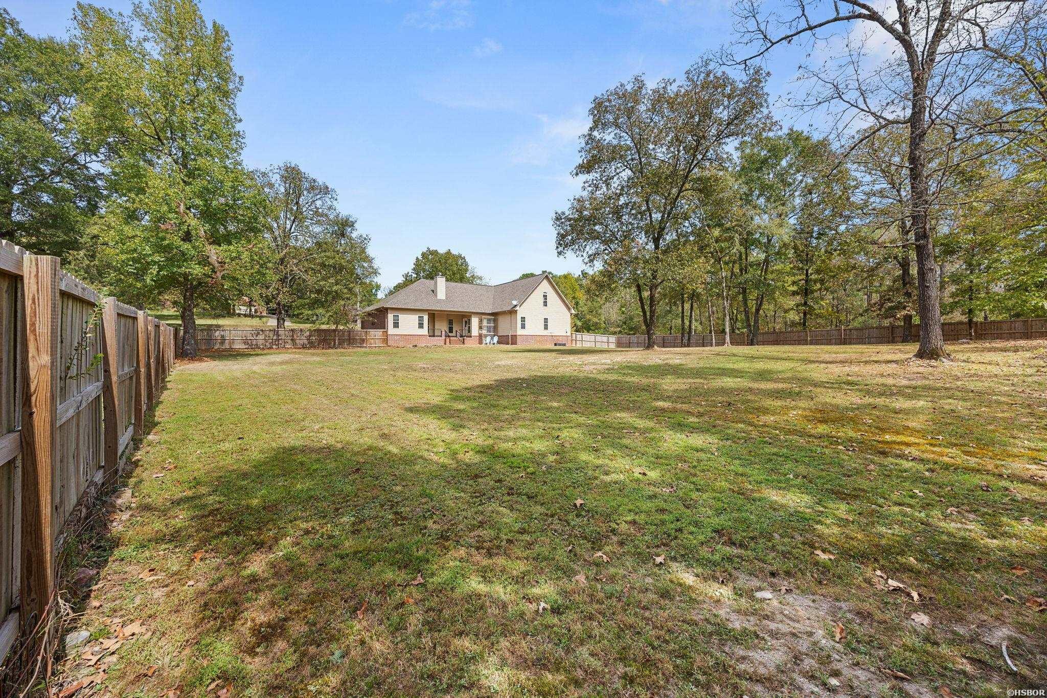 170 Parkway Square Property Photo 44