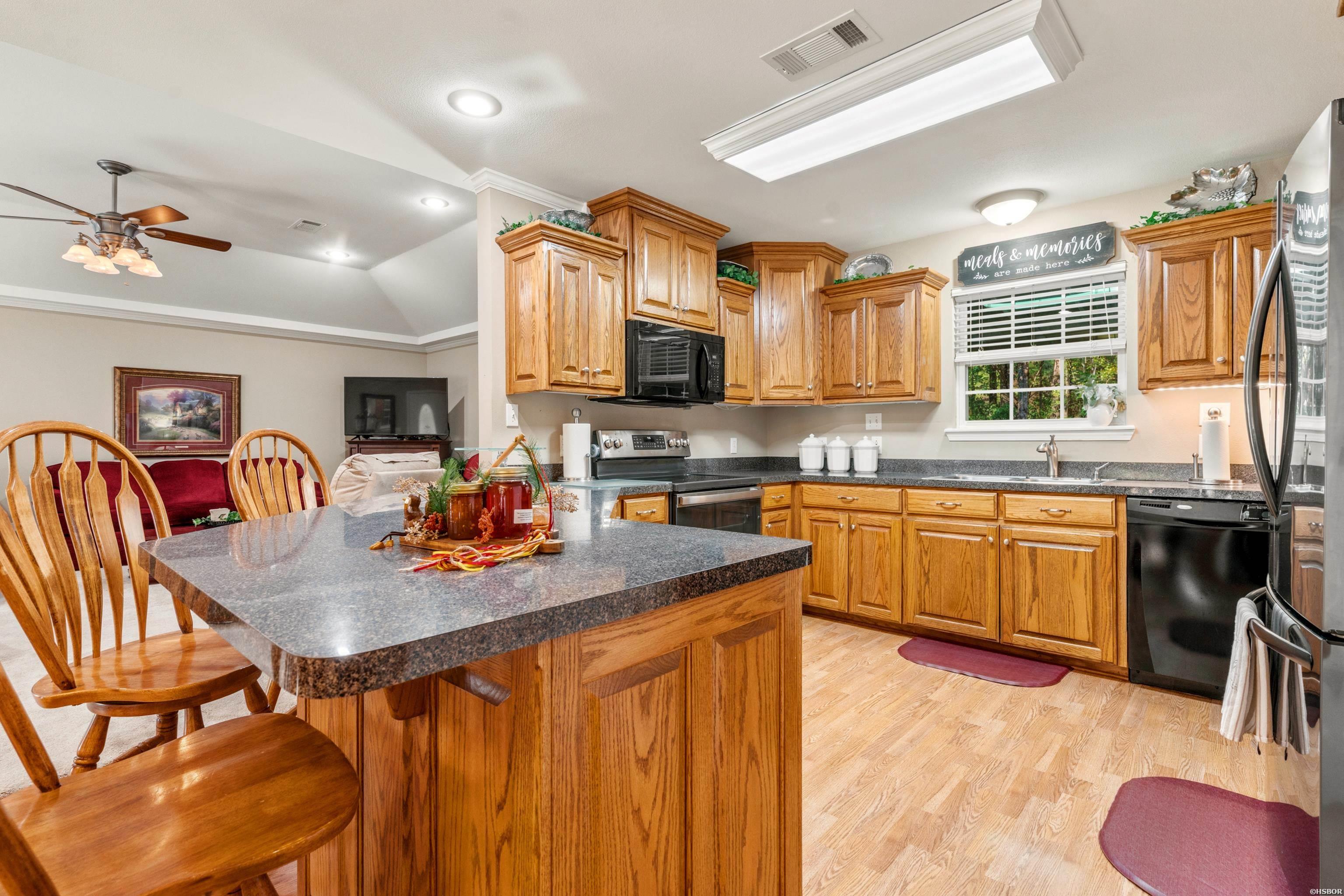 290 Whispering Winds Drive Property Photo 14