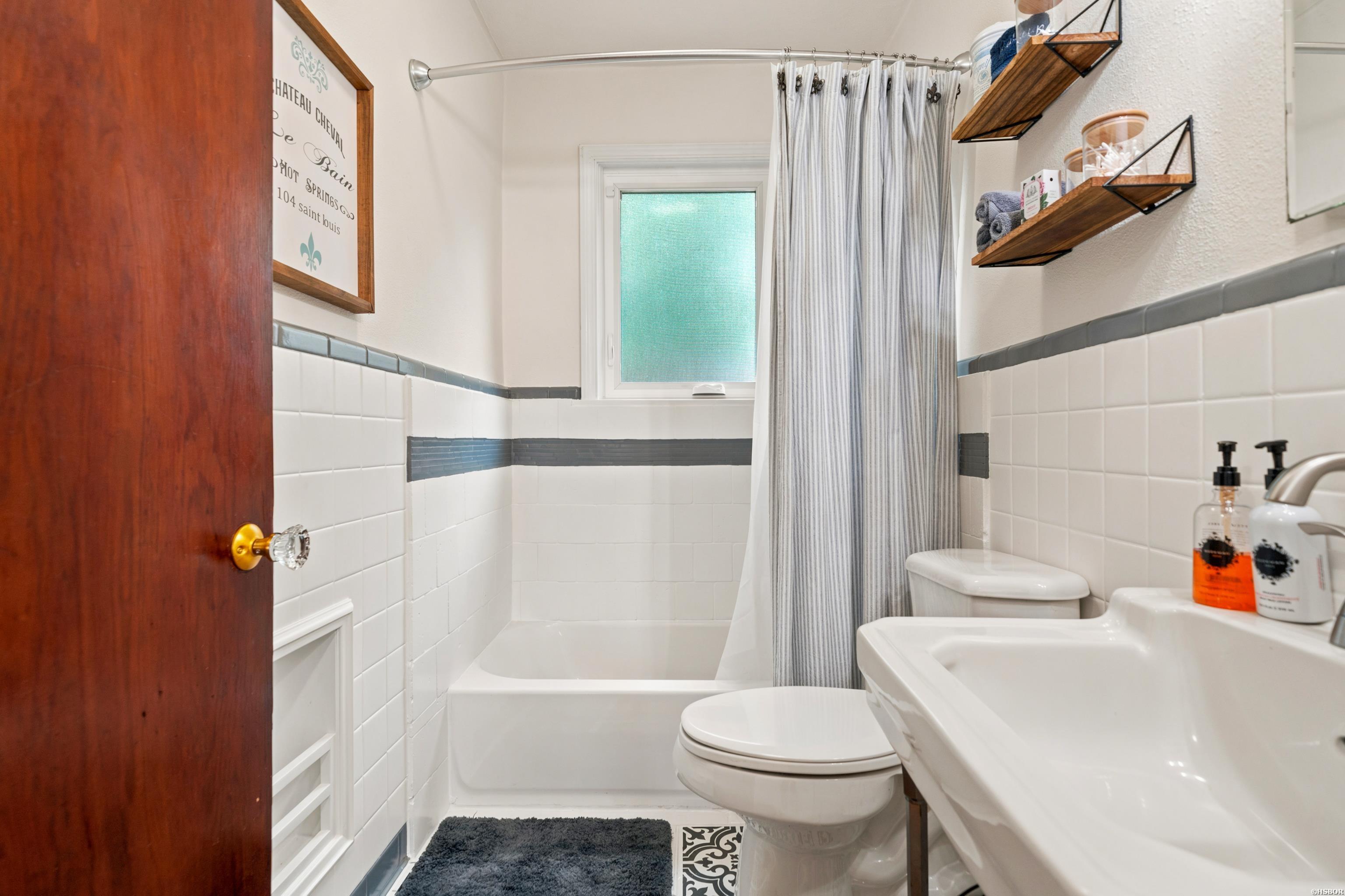 104 E St Louis Property Photo 24