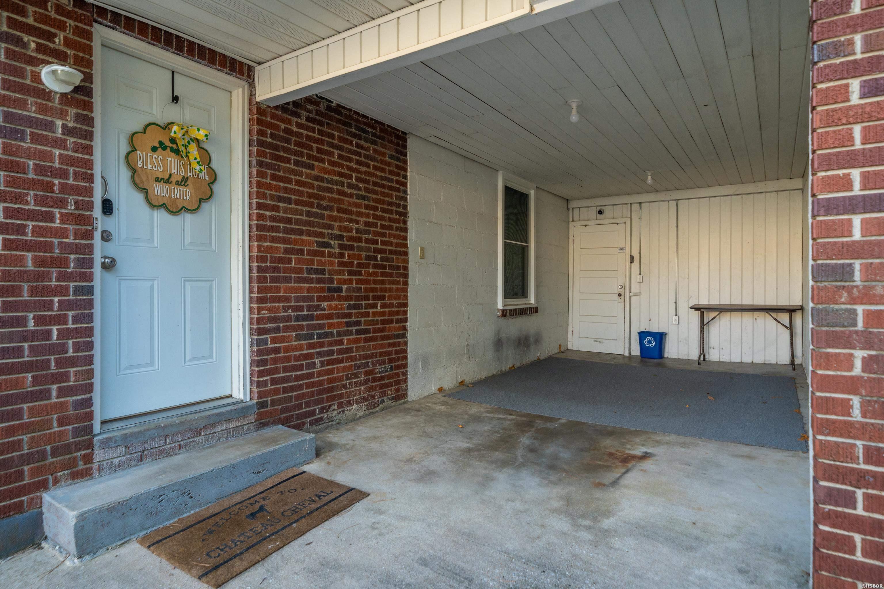 104 E St Louis Property Photo 25
