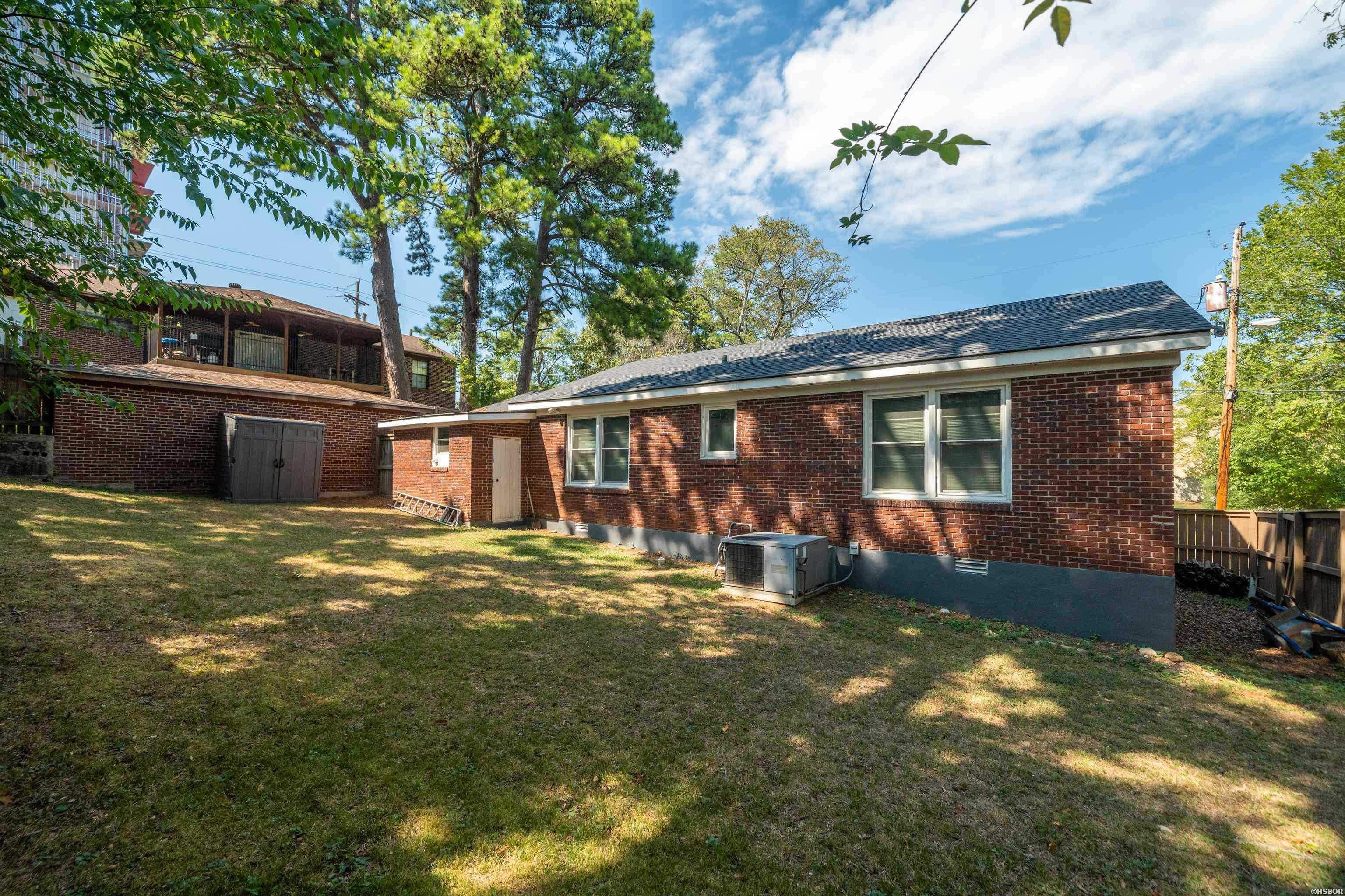104 E St Louis Property Photo 29