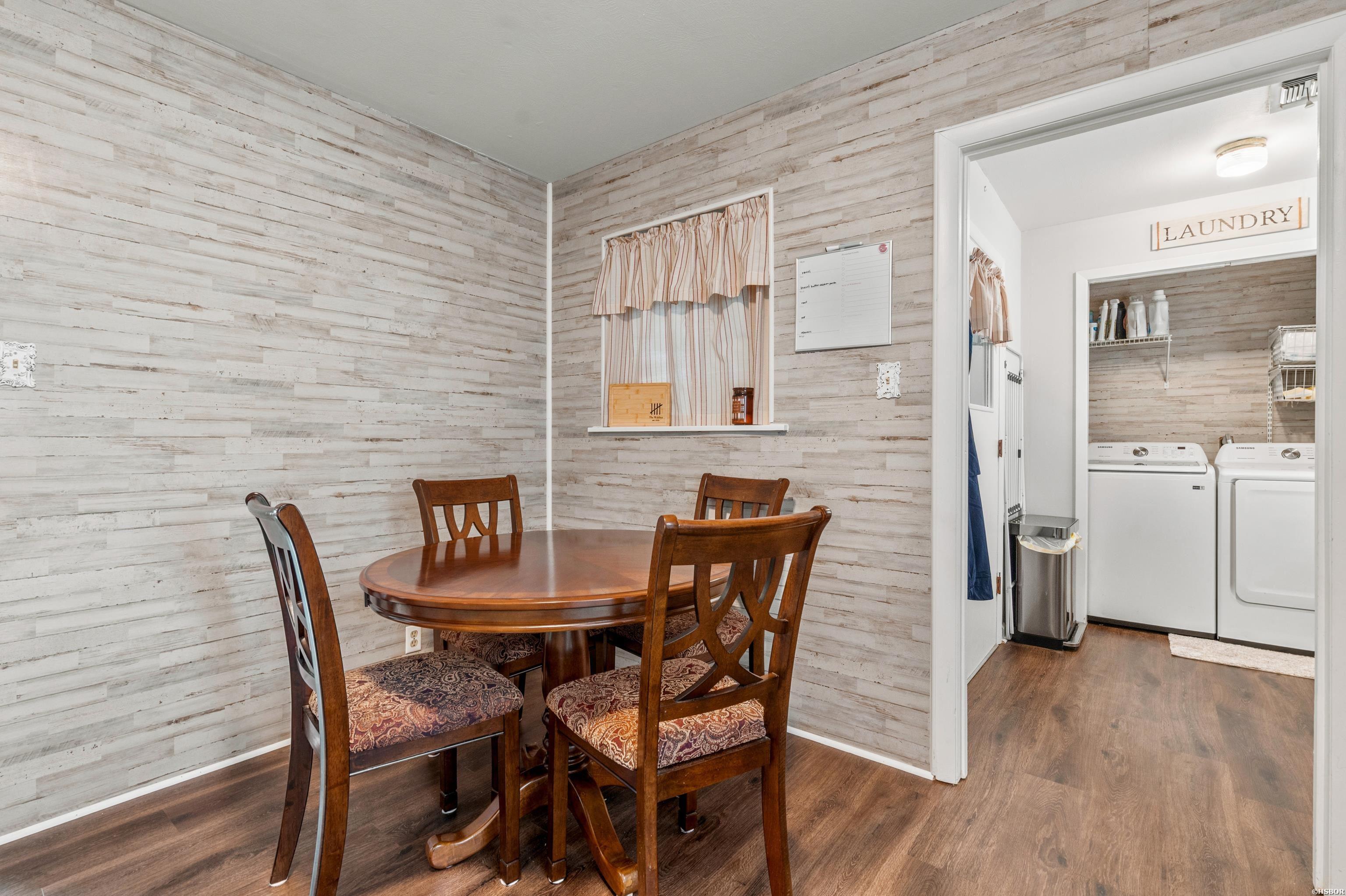 300 Poinsettia Street Property Photo 11