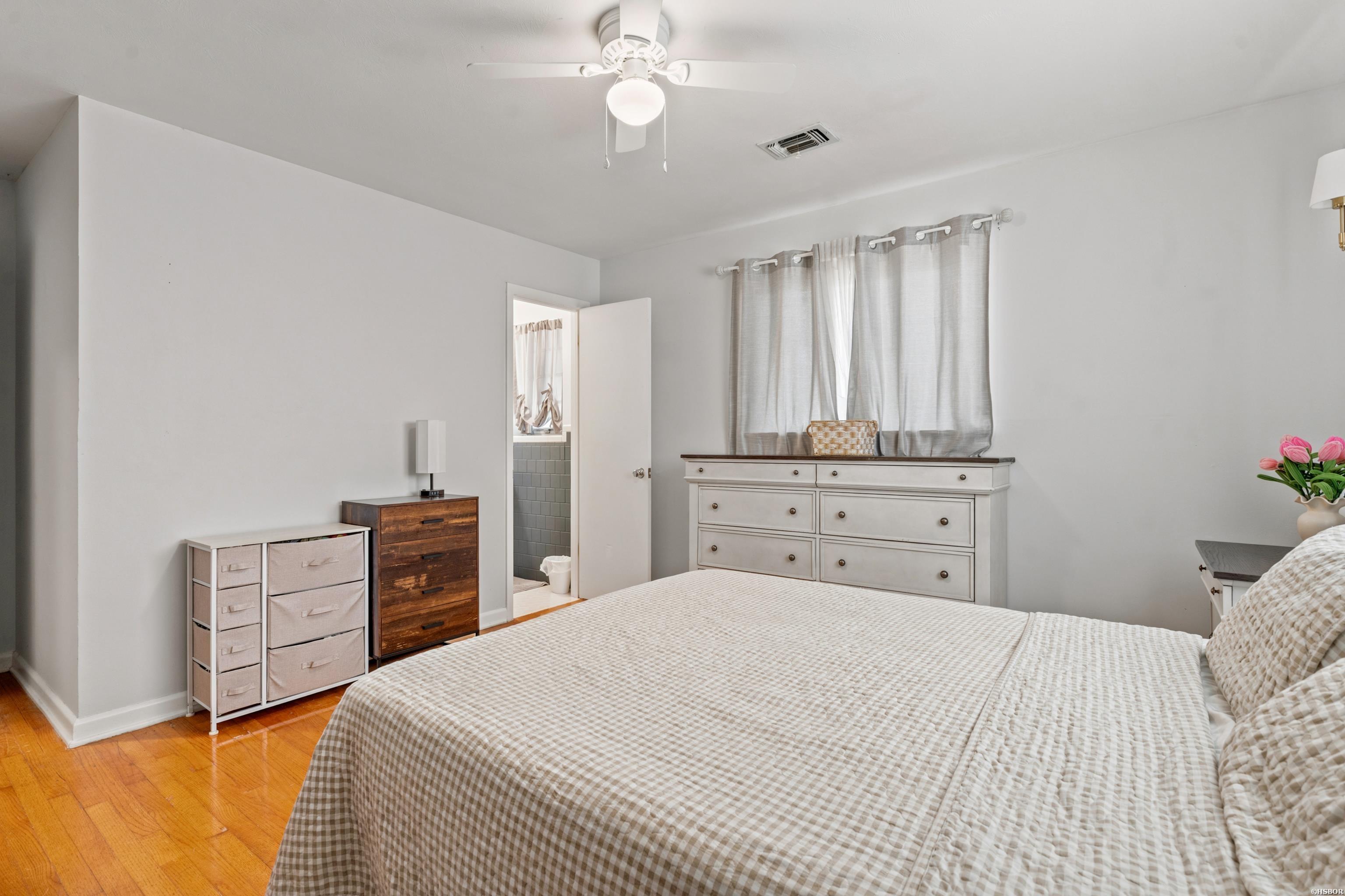 300 Poinsettia Street Property Photo 16