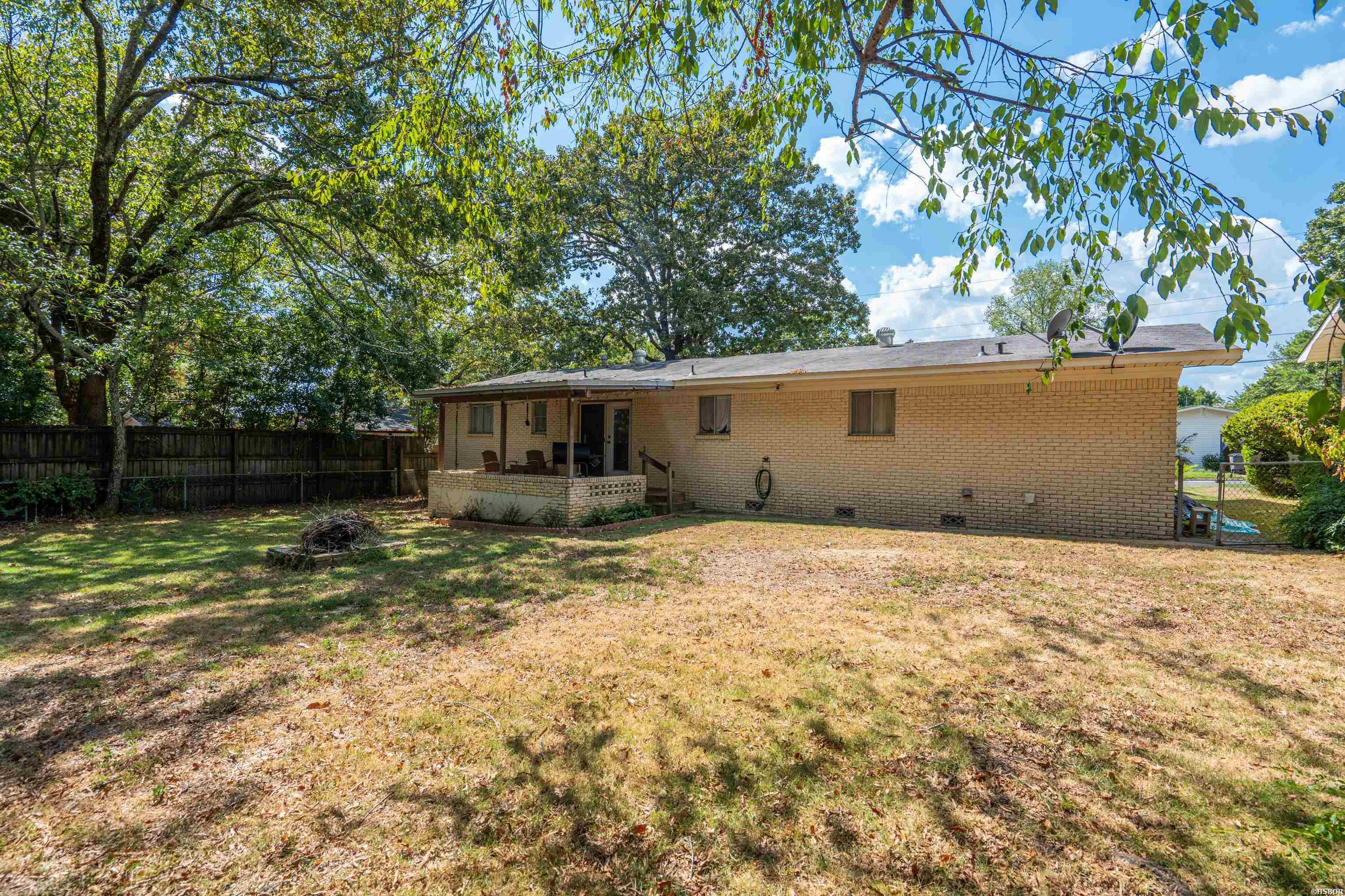 300 Poinsettia Street Property Photo 27