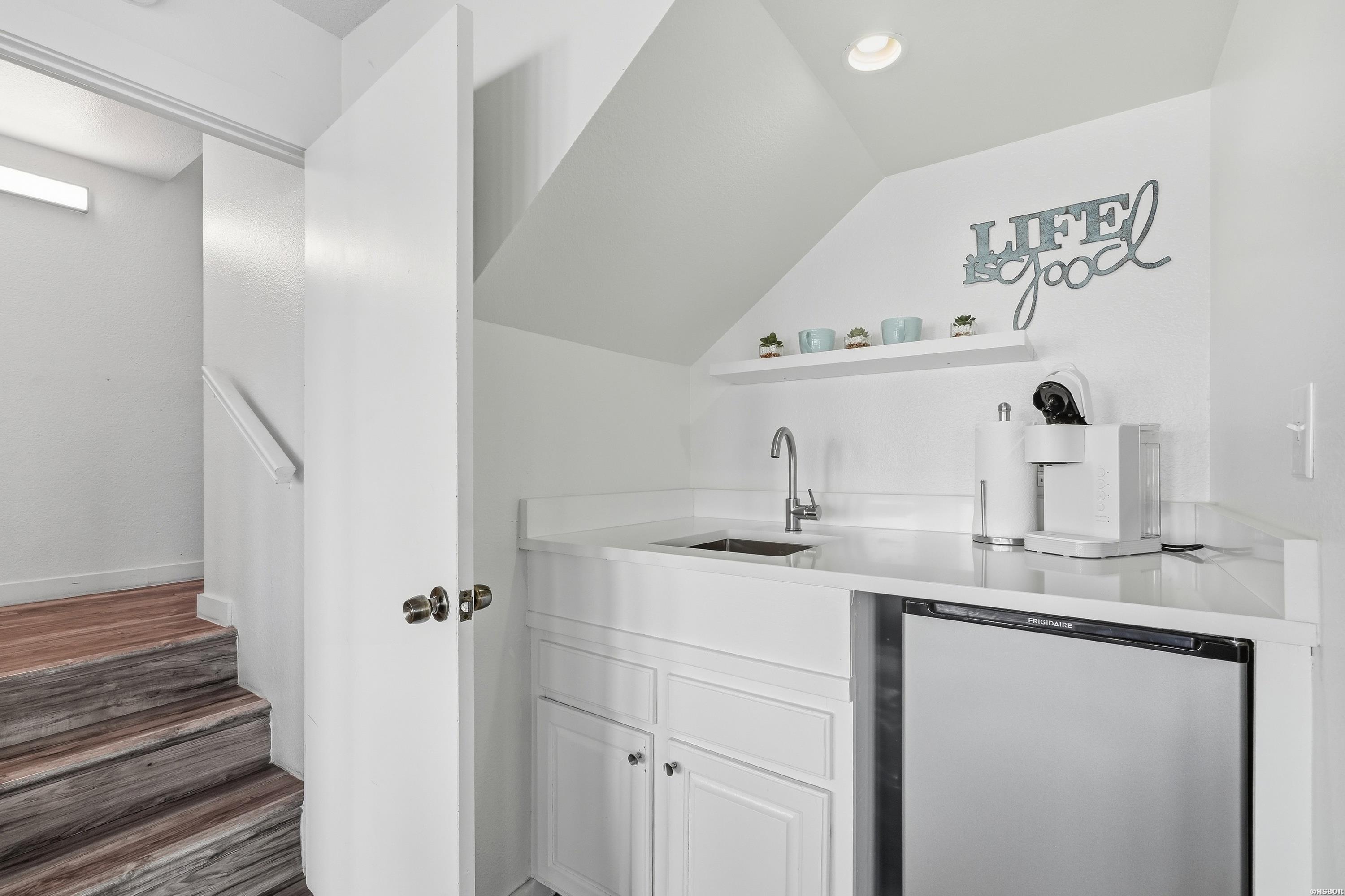 145 Pretti Point Property Photo 25