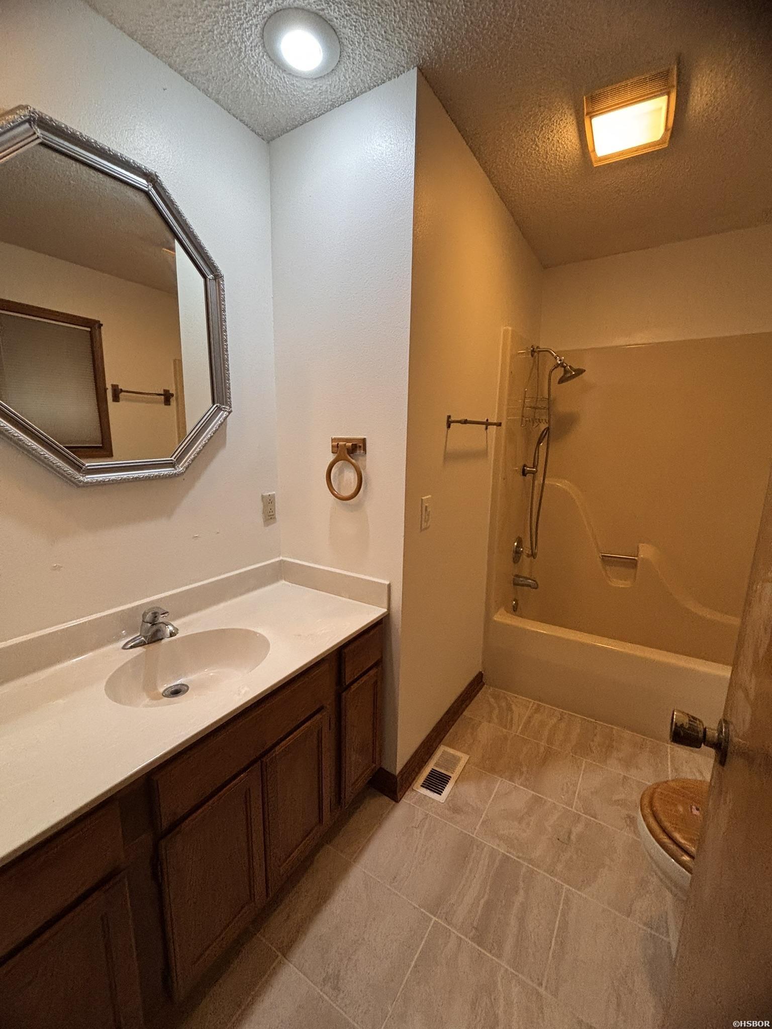 8 Tivisa Lane Property Photo 29